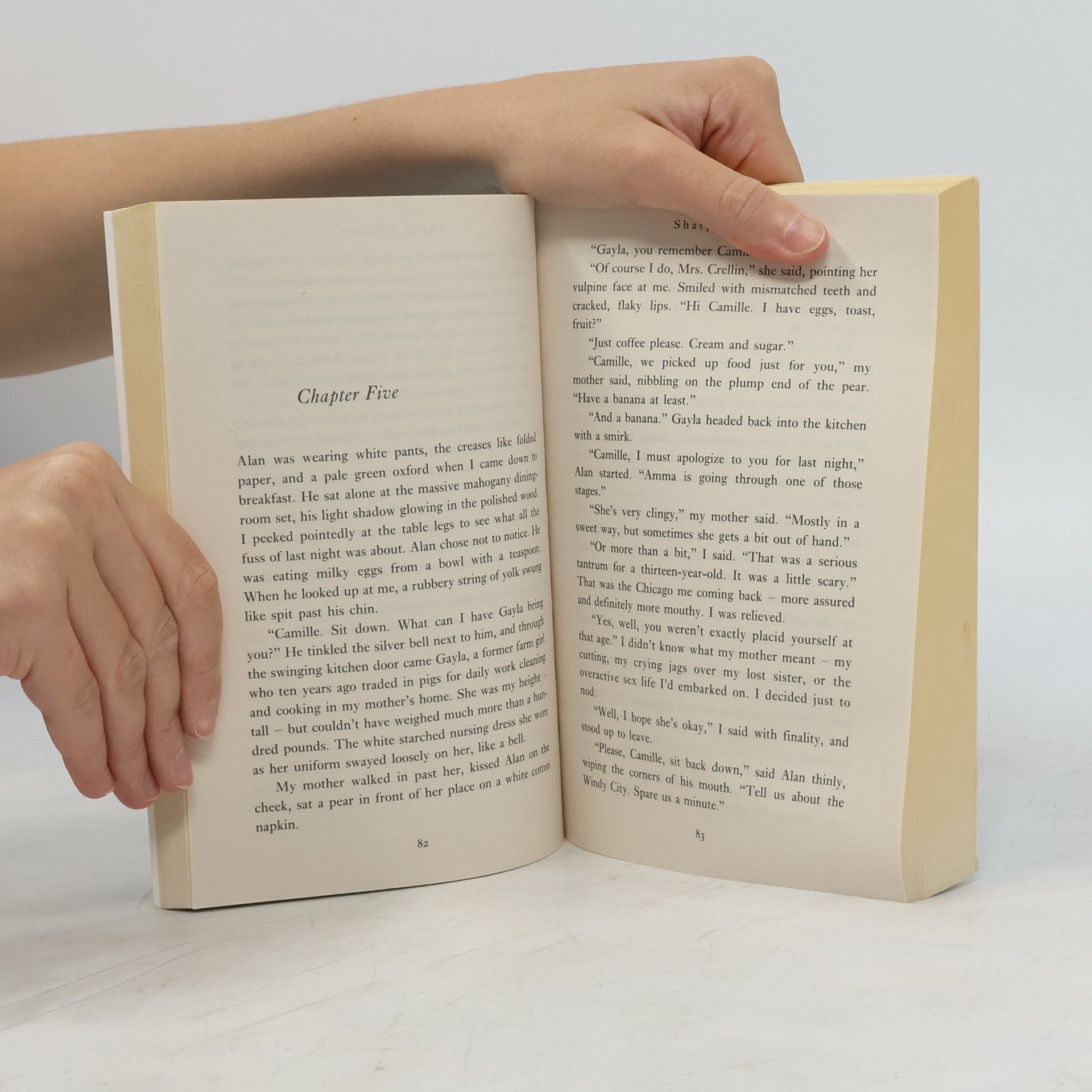 Gillian Flynn Sharp objects