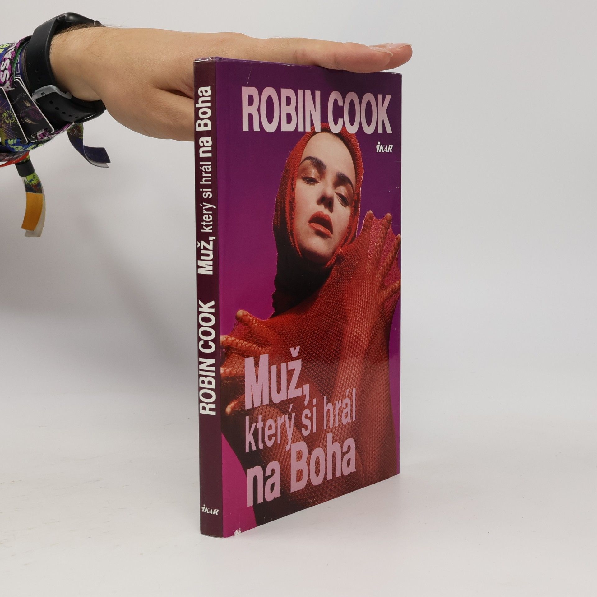 Robin Cook Muž, který si hrál na Boha