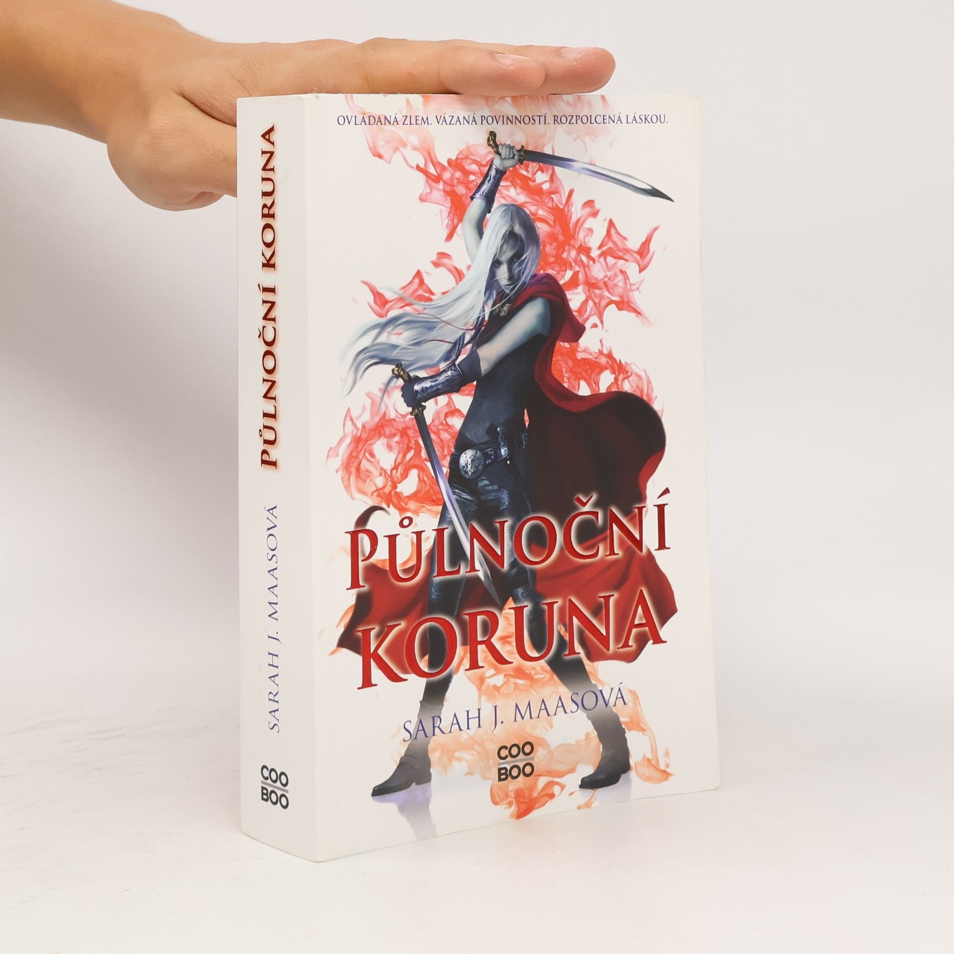Sarah J. Maas Půlnoční koruna