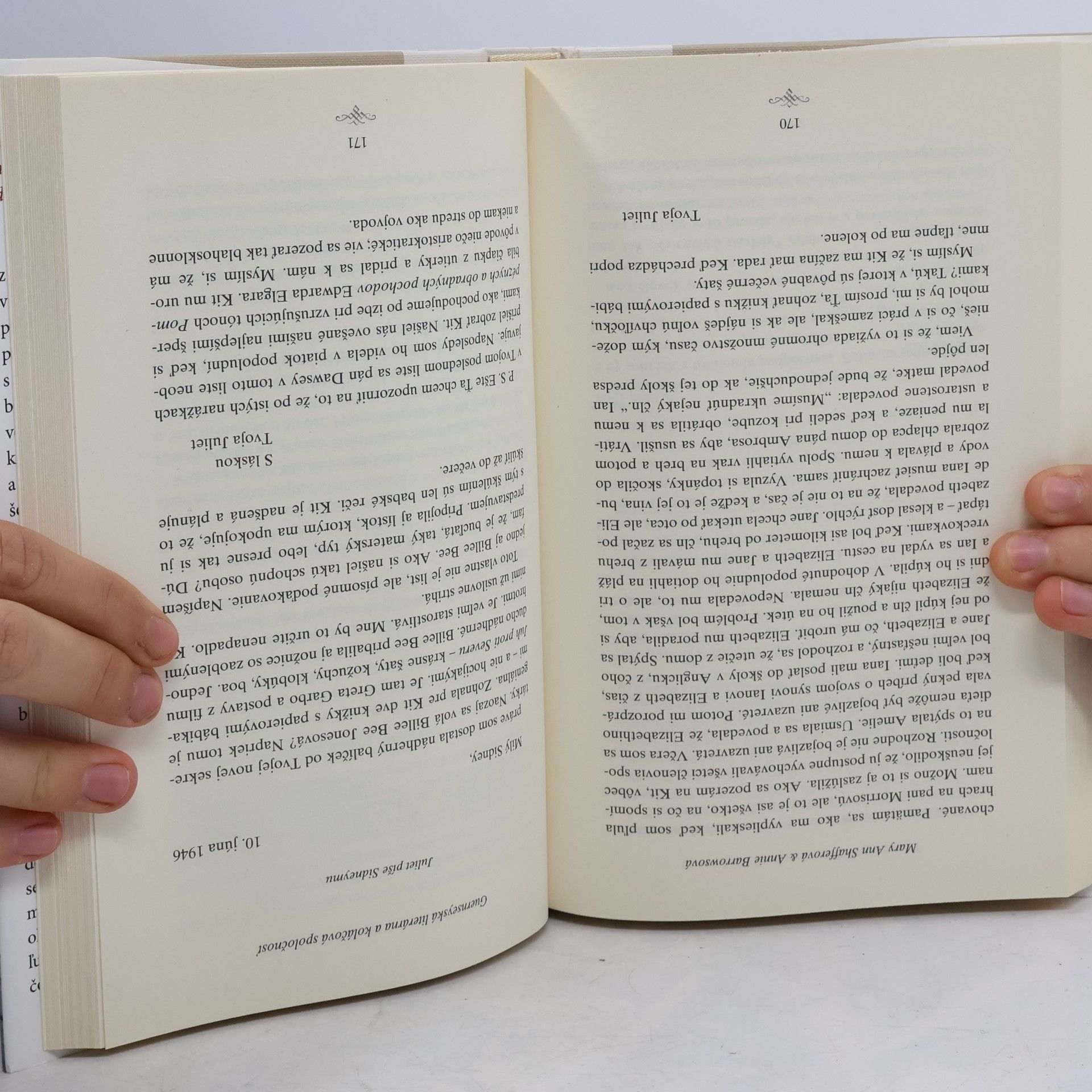 Mary Ann Shaffer Guernseyská literárna a koláčová spoločnosť