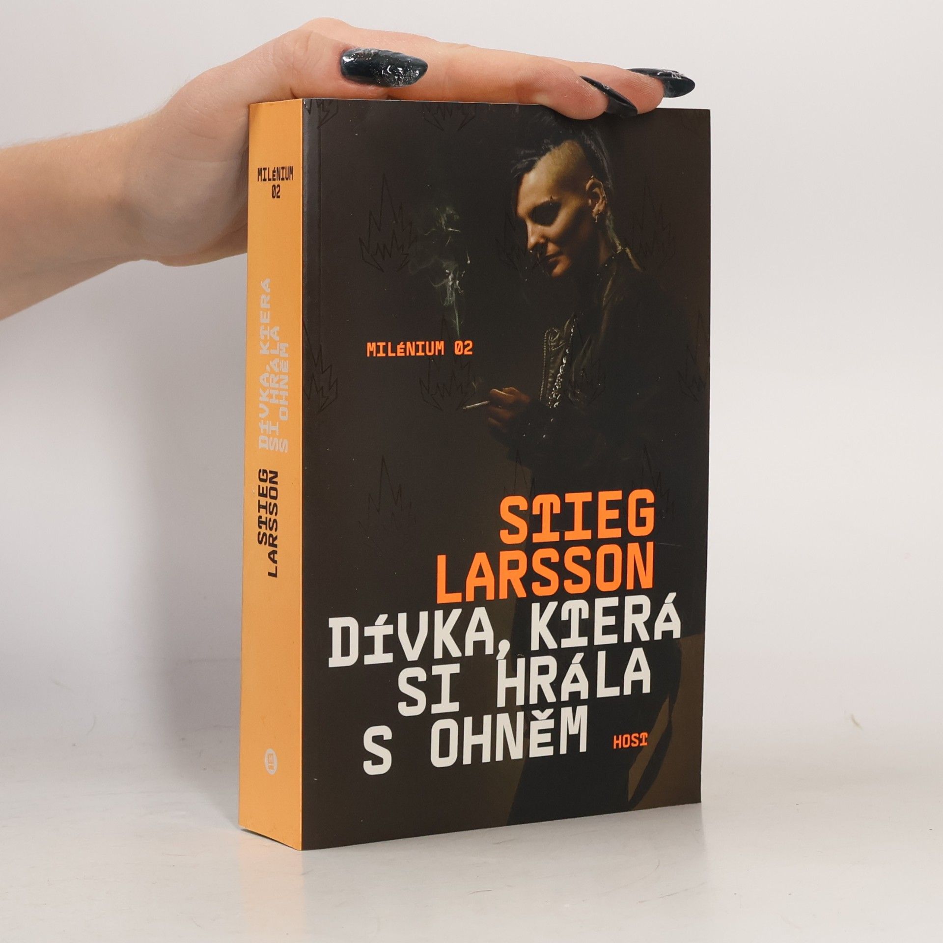 Dívka, která si hrála s ohněm