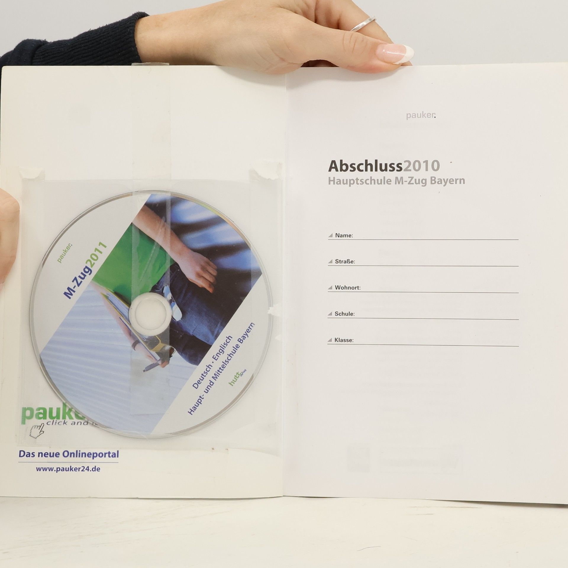 Pauker. Die Lernhilfen - 10: Hauptschule Bayern M-Zug 2010 - Lösungen: Deutsch, Mathematik, Englisch
