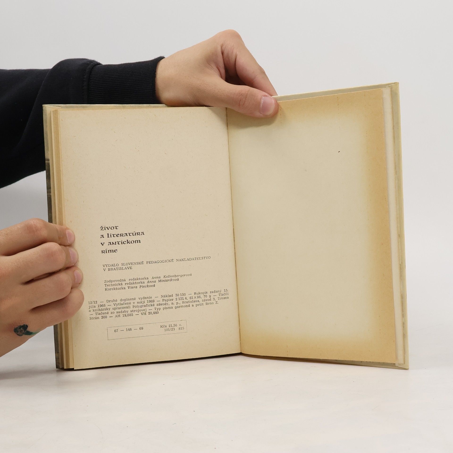 Ján Janovjak Život a literatúra v antickom Ríme