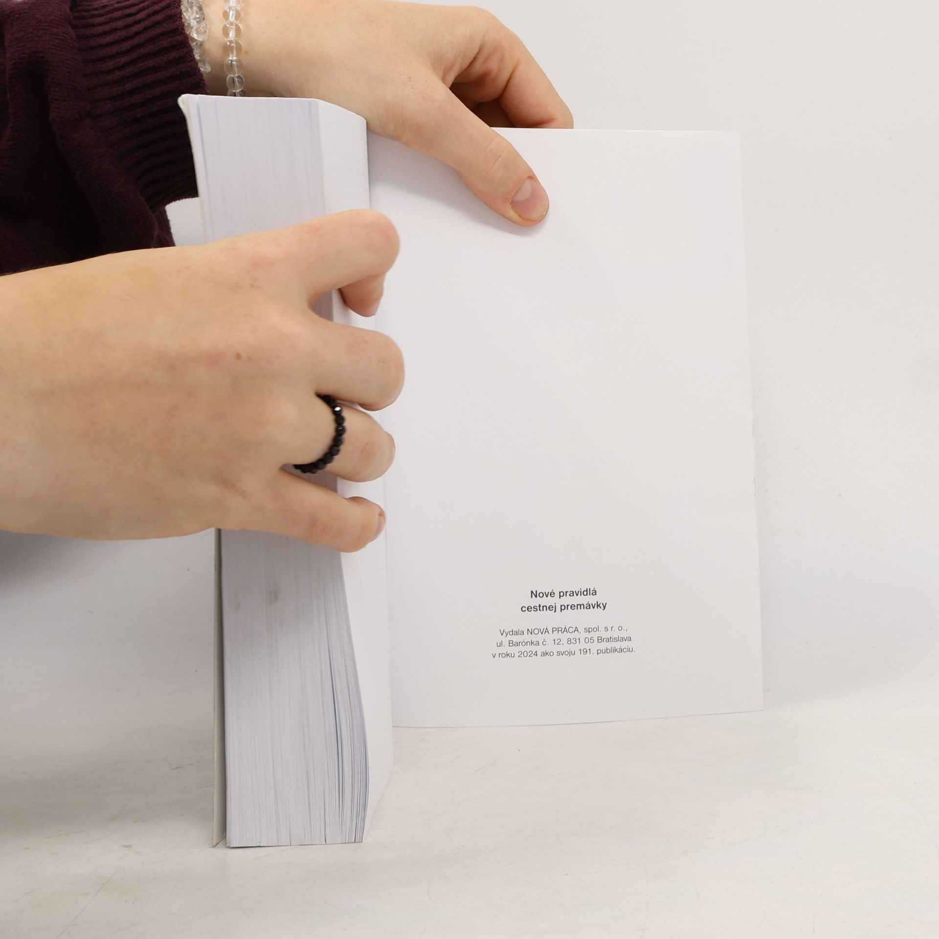 Autorenkollektiv NOVÉ PRAVIDLÁ CESTNEJ PREMÁVKY - platné od 1. januára 2024-brožovaná