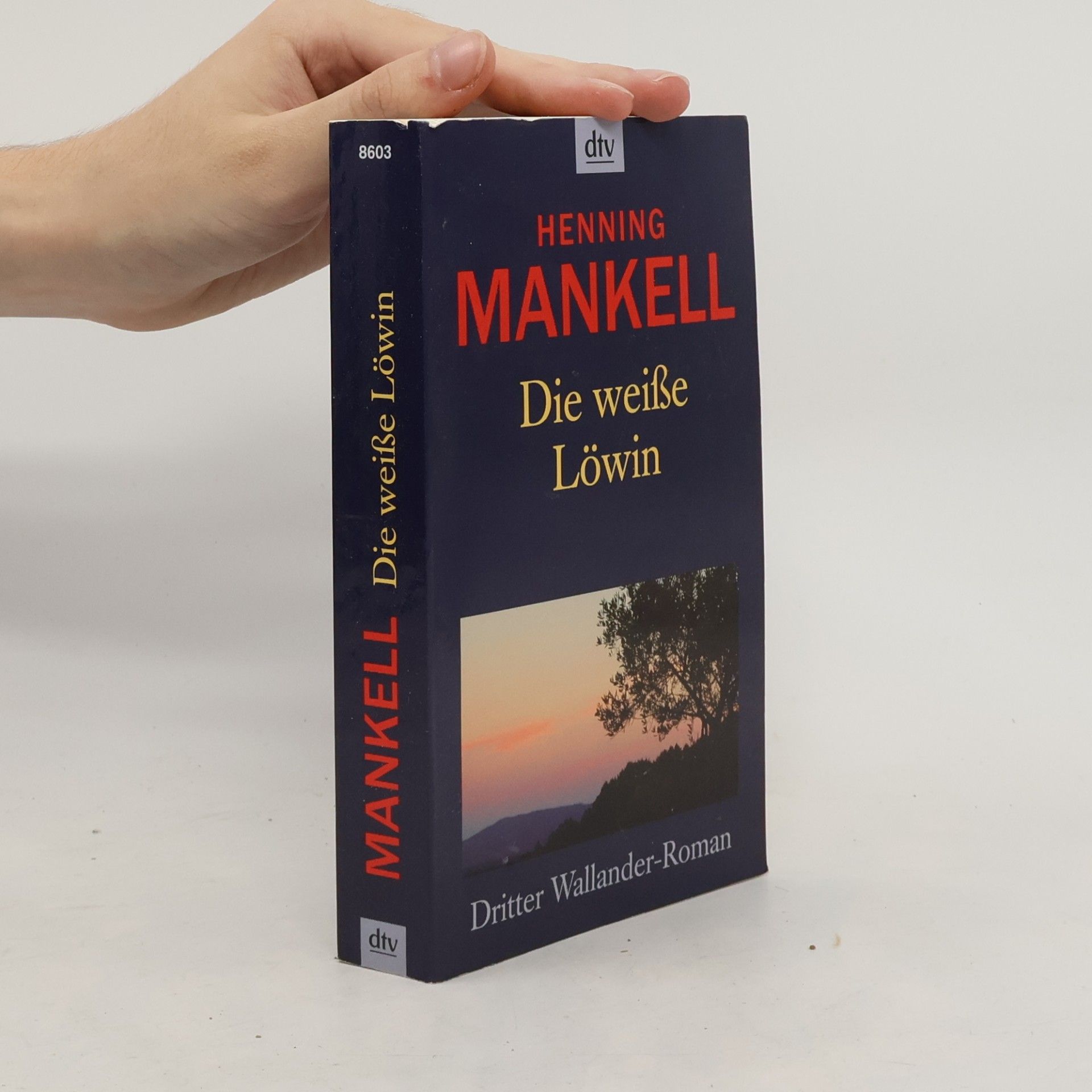 Die weiße Löwin