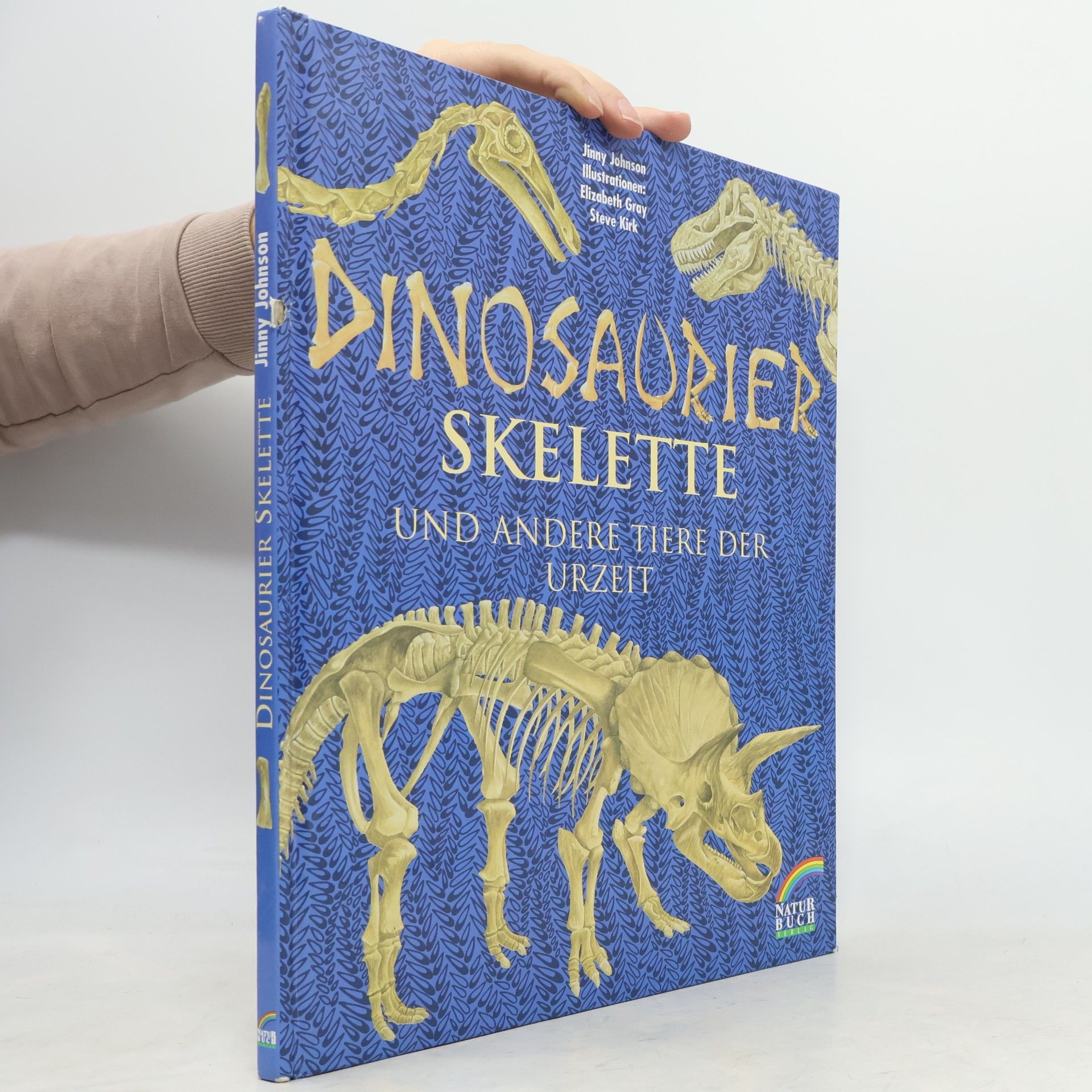 Dinosaurier-Skelette und andere Tiere der Urzeit
