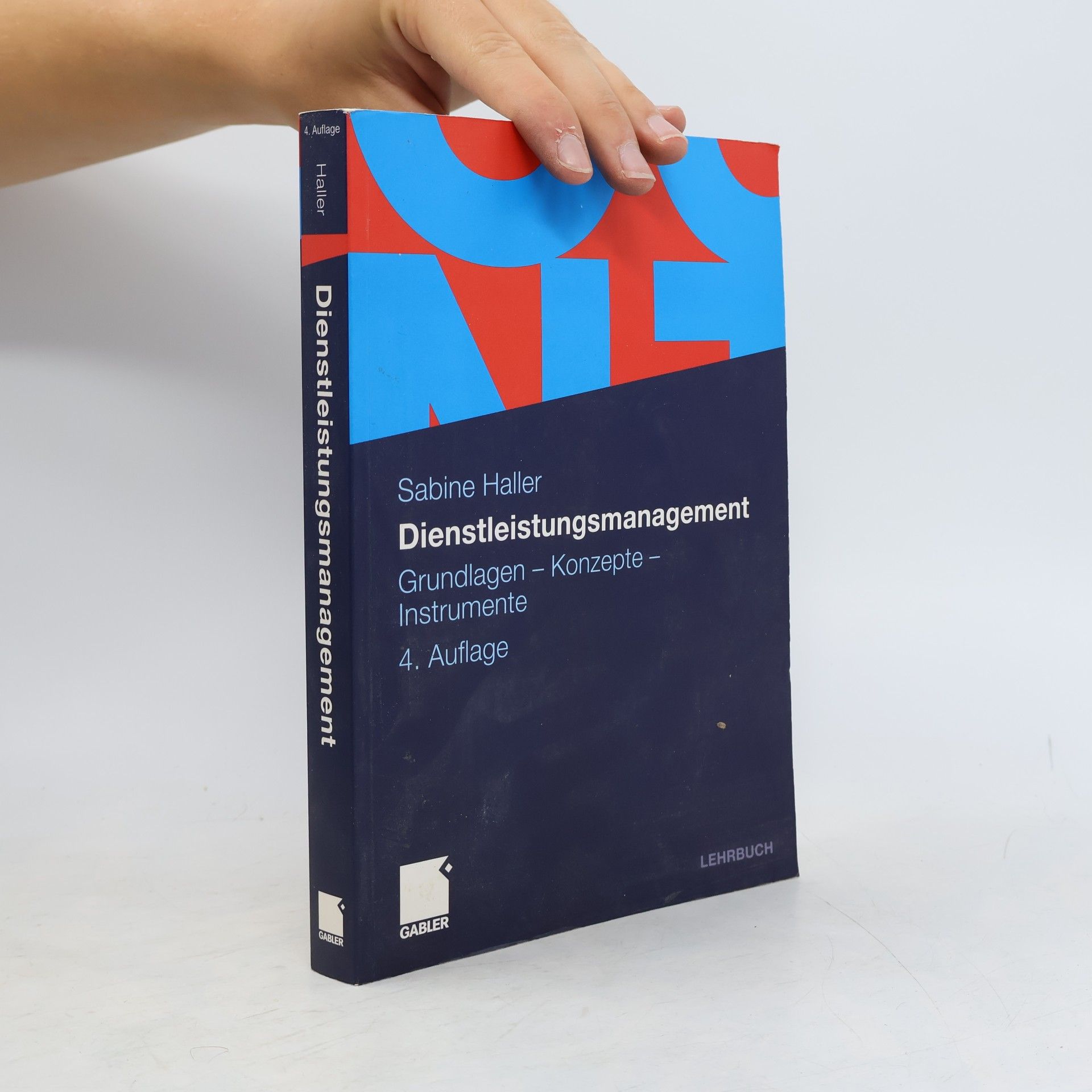 Sabine Haller Dienstleistungsmanagement - 4. Auflage