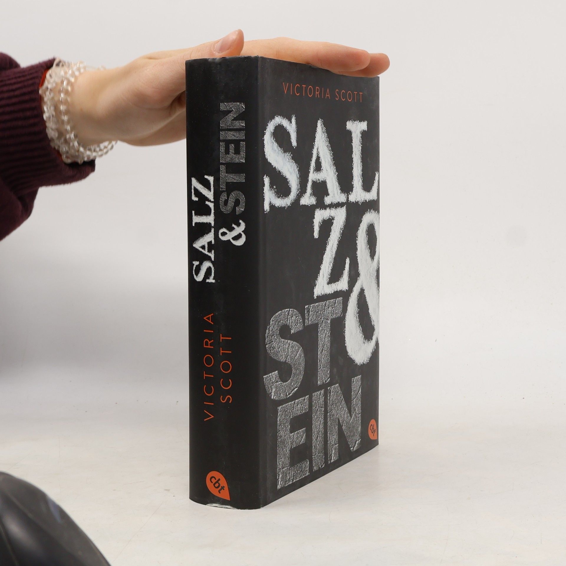 Victoria Scott Salz & Stein