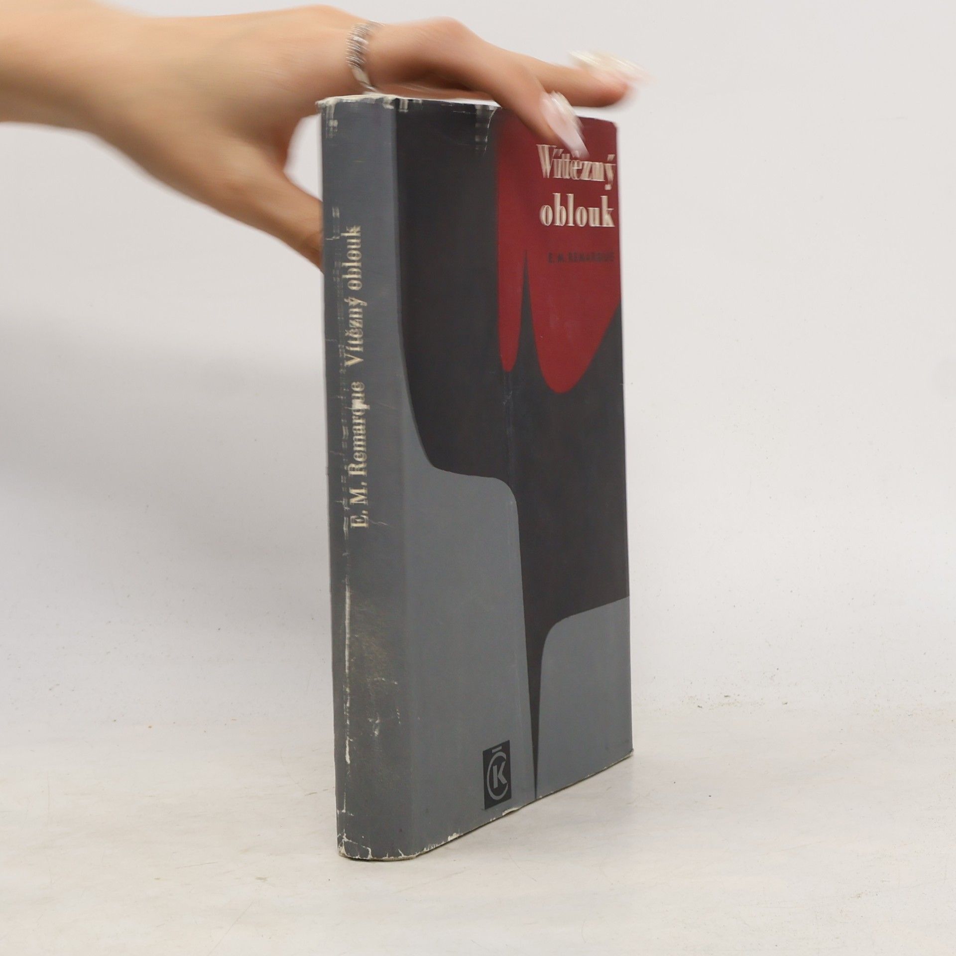 Erich Maria Remarque Vítězný oblouk