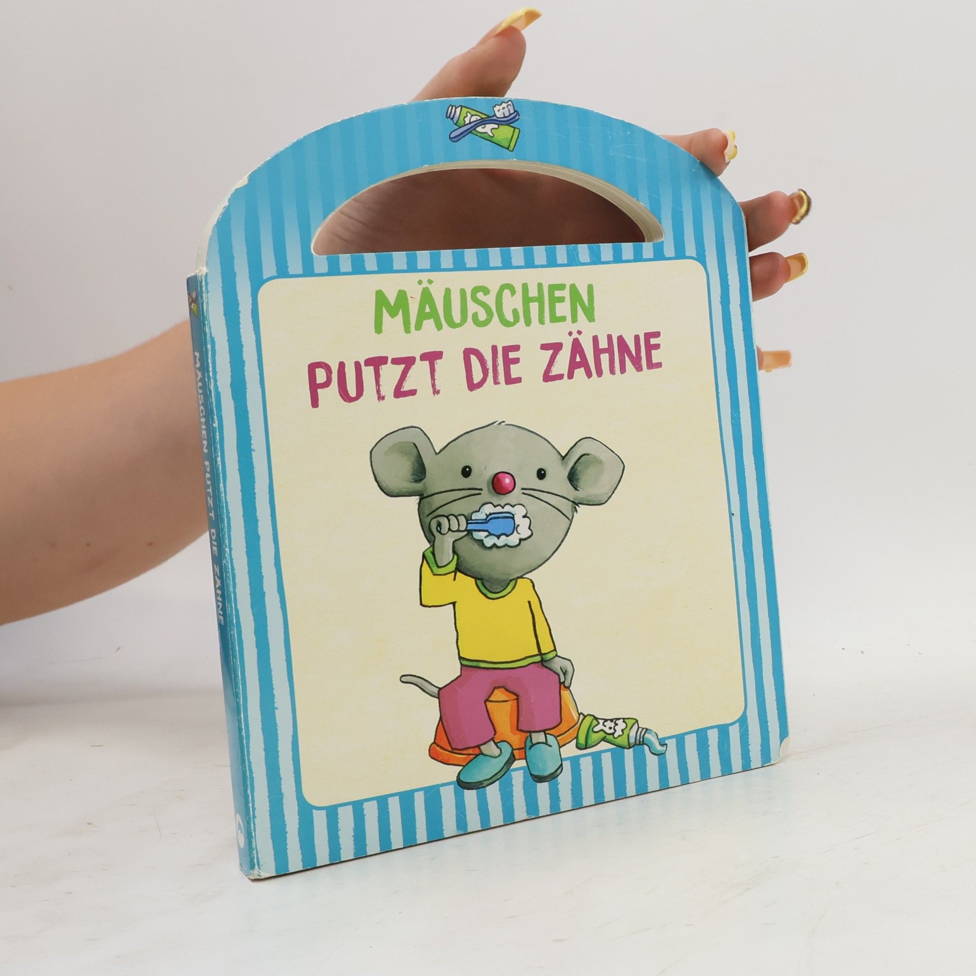 Katharina Bensch Mäuschen putzt die Zähne
