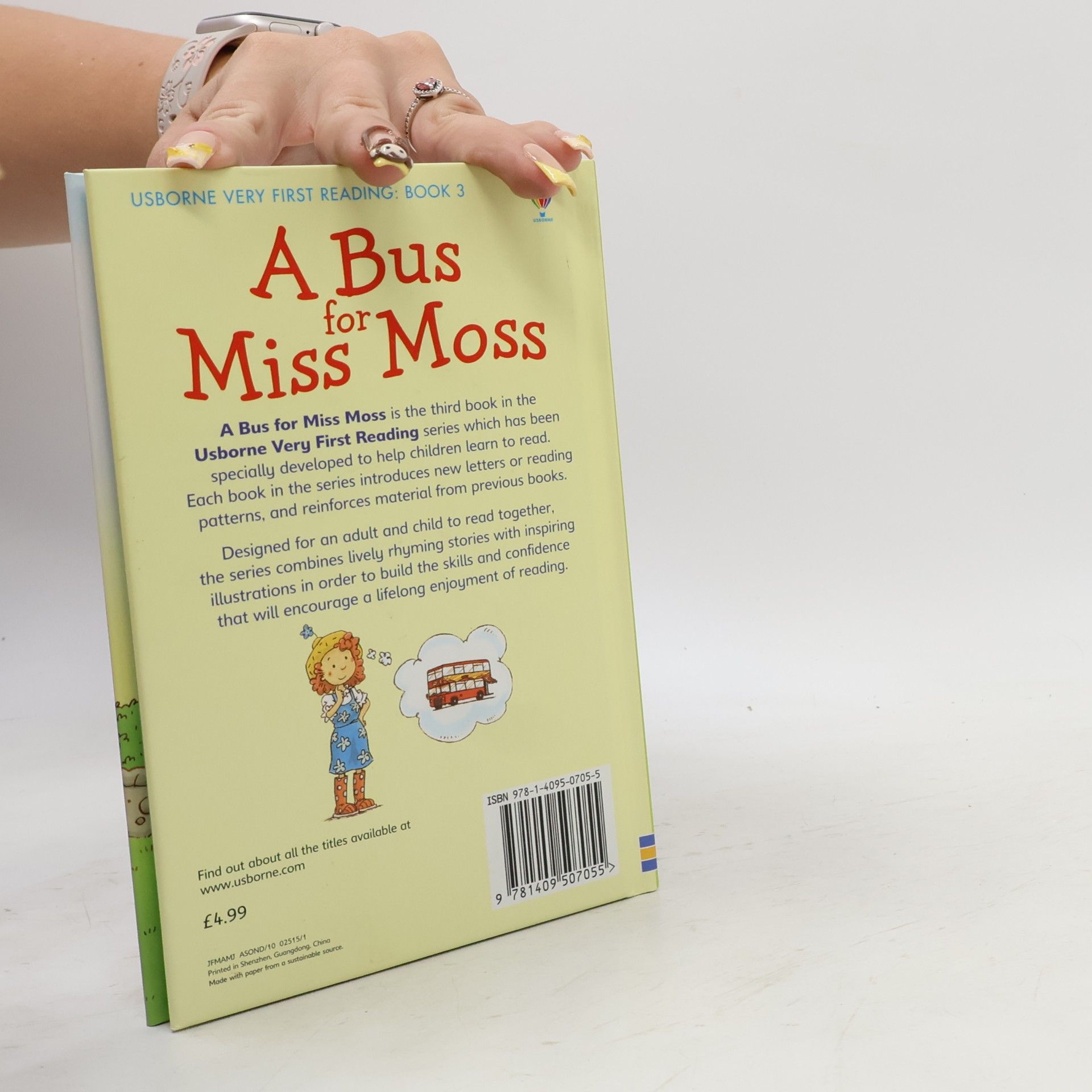 Mairi Mackinnon A Bus for Miss Moss