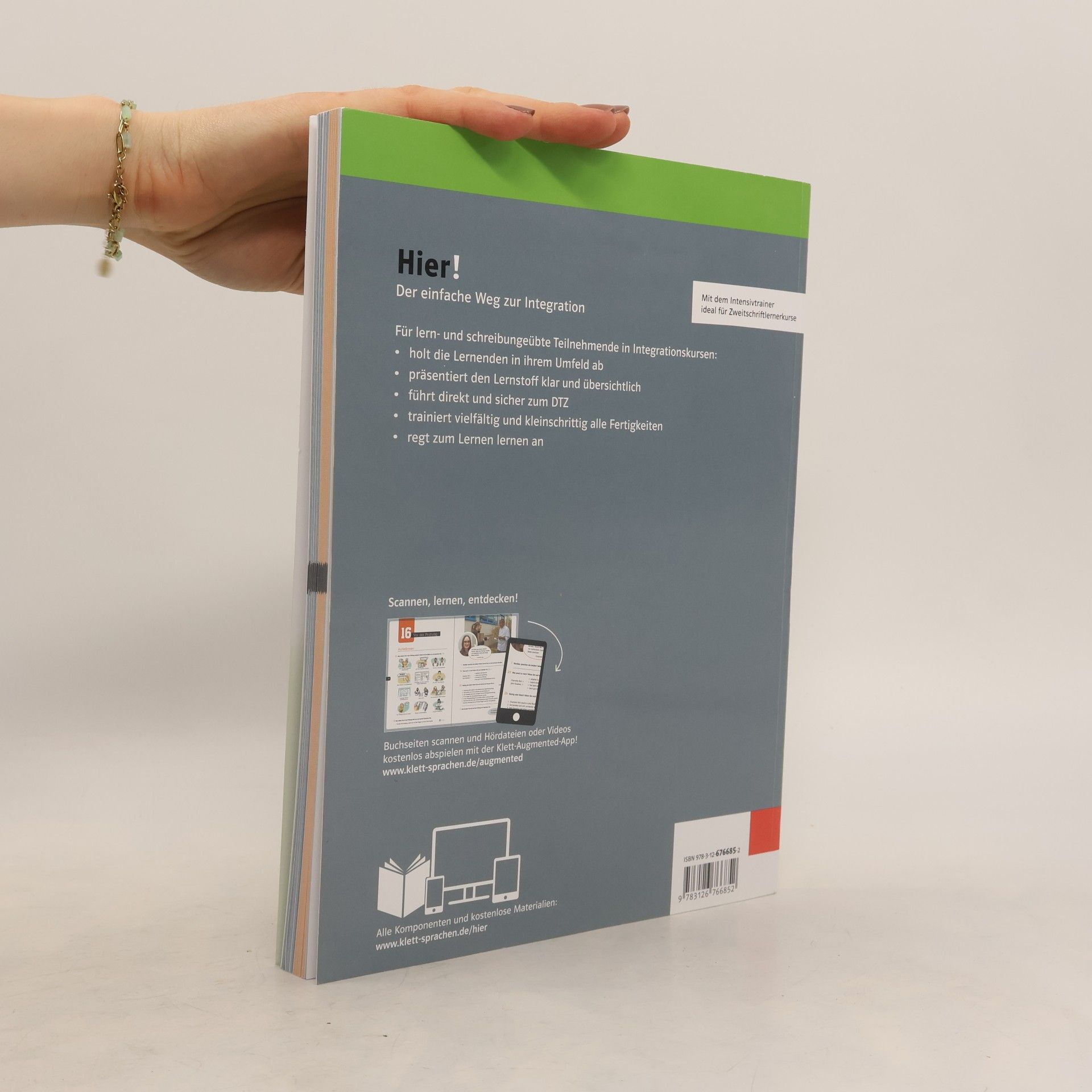 Susanne Anane B1.2: Hier! Deutsch für die Integration - Kurs- und Übungsbuch mit Audios und Videos