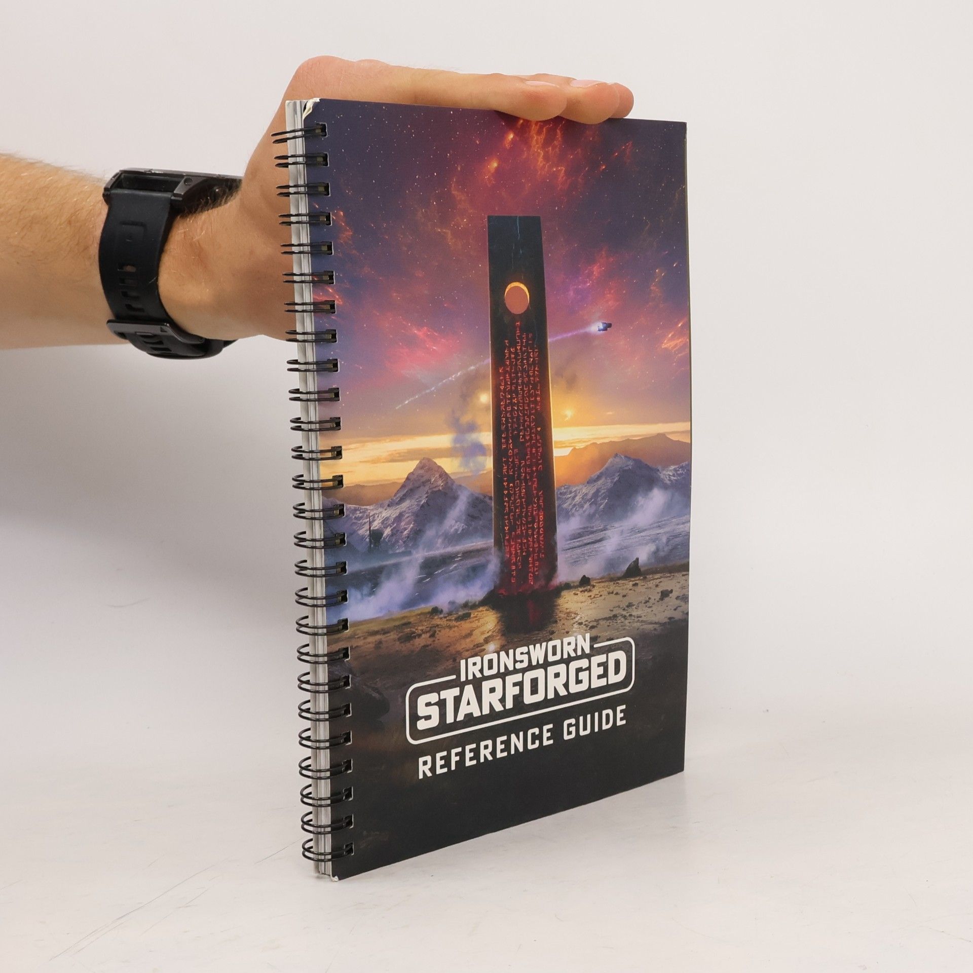 Various authors Ironsworn: Starforged - Referenzhandbuch - Wire-Bound RPG-Erweiterungsbuch, Modiphius Entertainment, Human Centric Science Fiction, 127 Seiten, 15,2 x 22,9 cm, bunte Illustrationen, neue Ressourcen