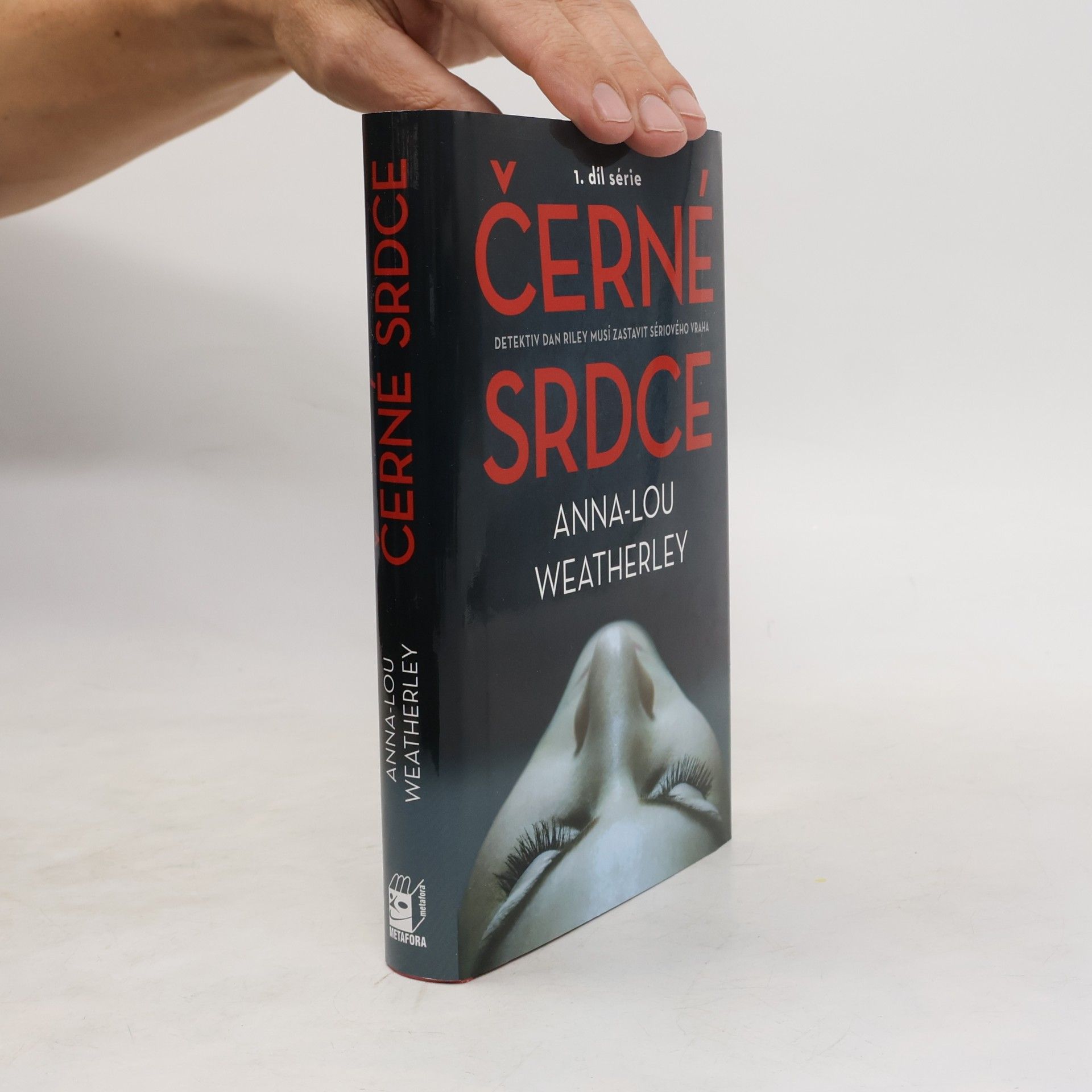AnnaLouise Weatherley Černé srdce