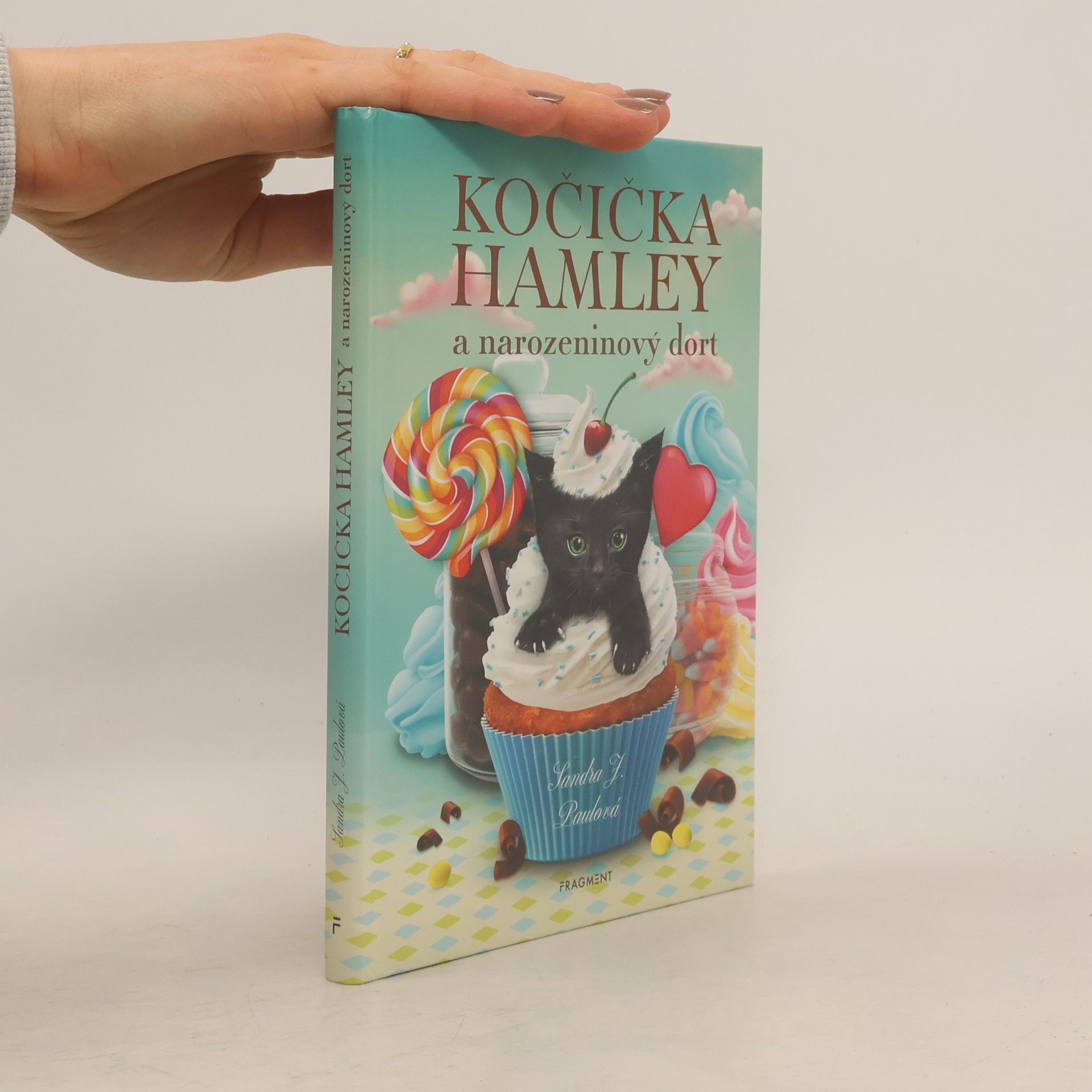 Kočička Hamley a narozeninový dort