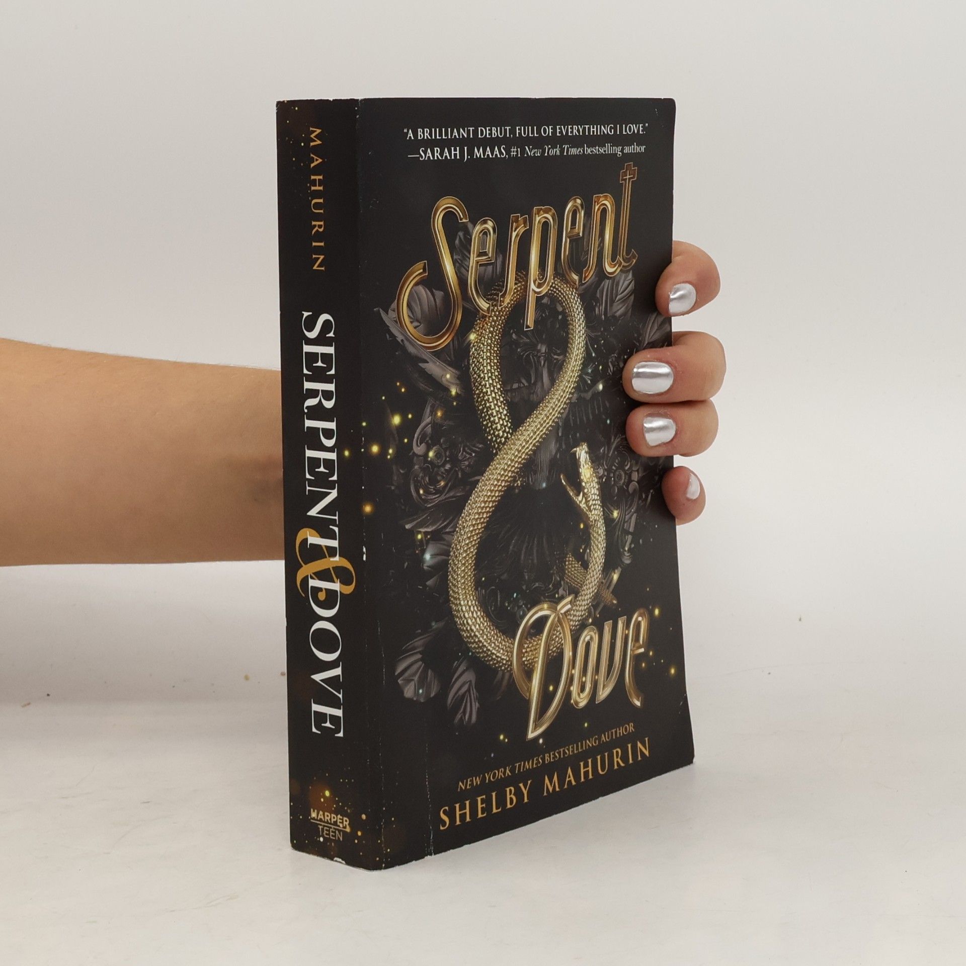 Shelby Mahurin Serpent & Dove