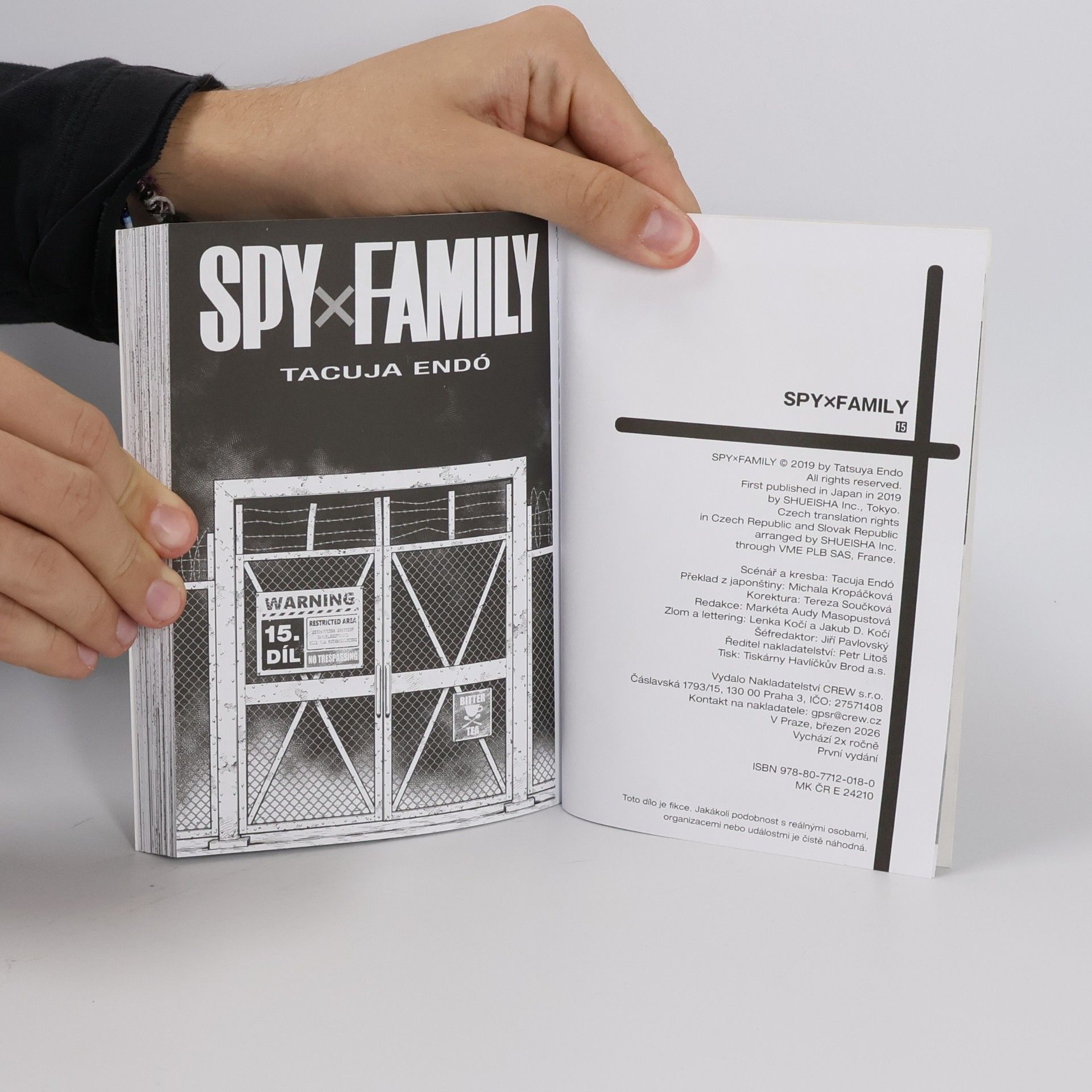 Tacuja Endó Spy x family 15
