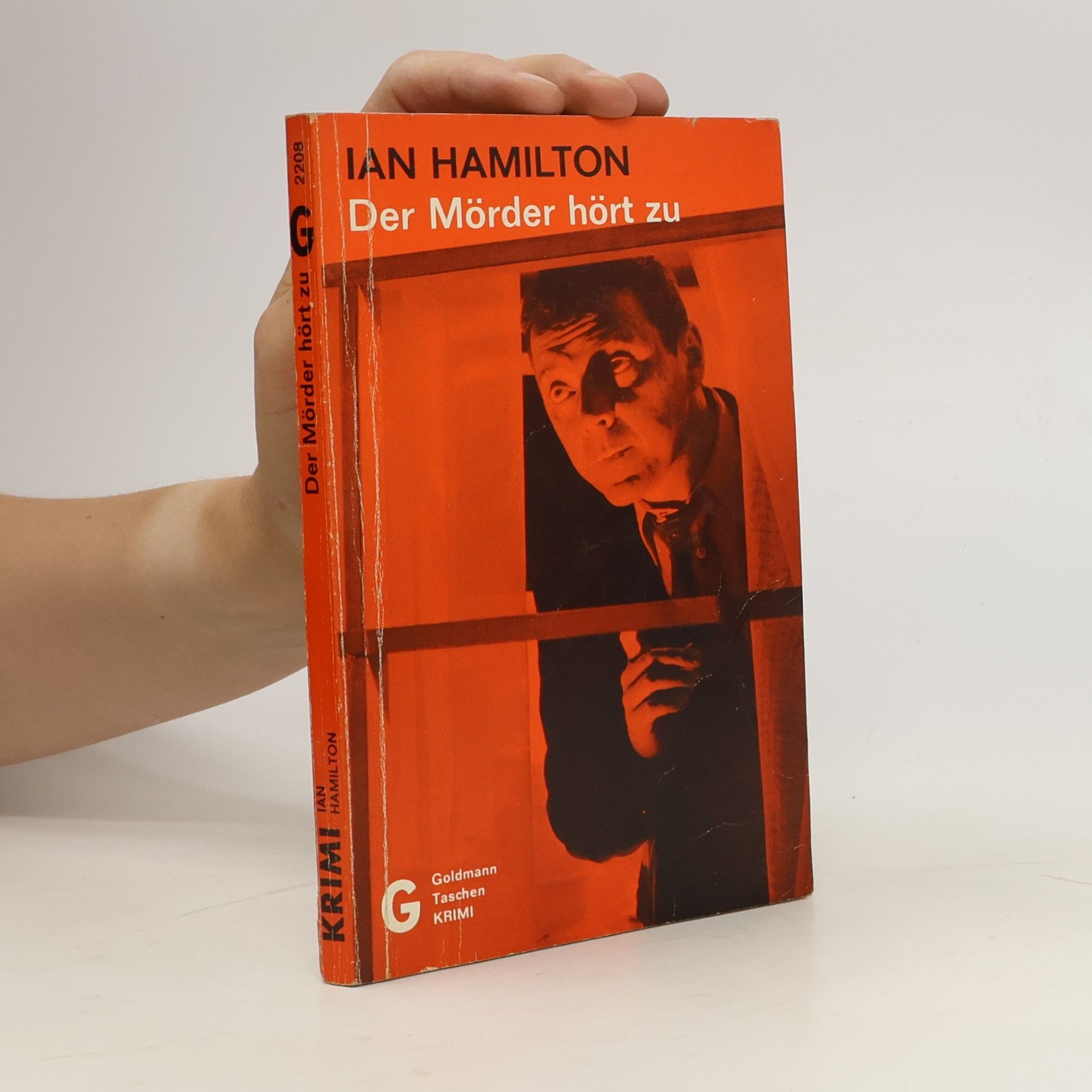 Der Mörder hört zu