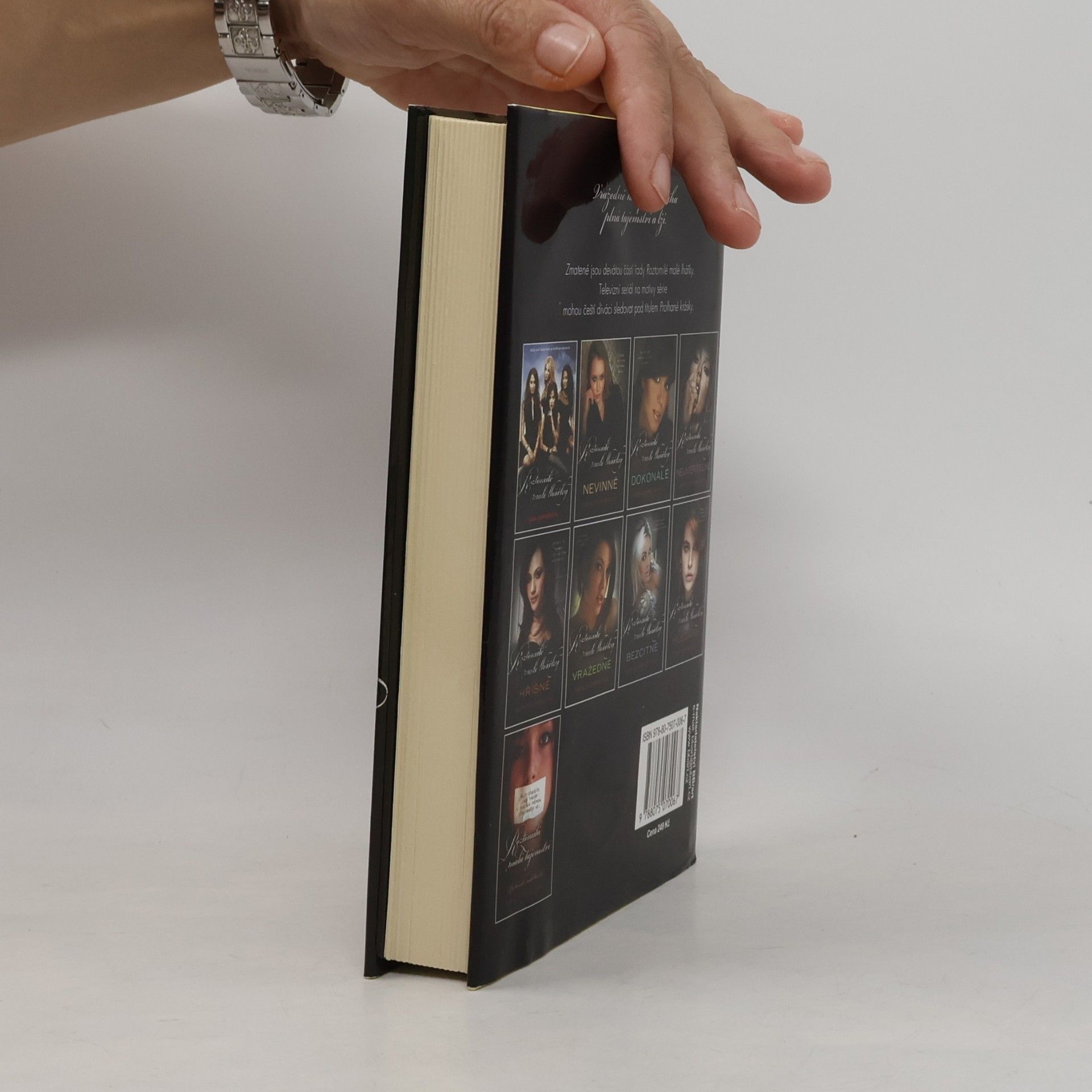 Sara Shepard Roztomilé malé lhářky: Zmatené