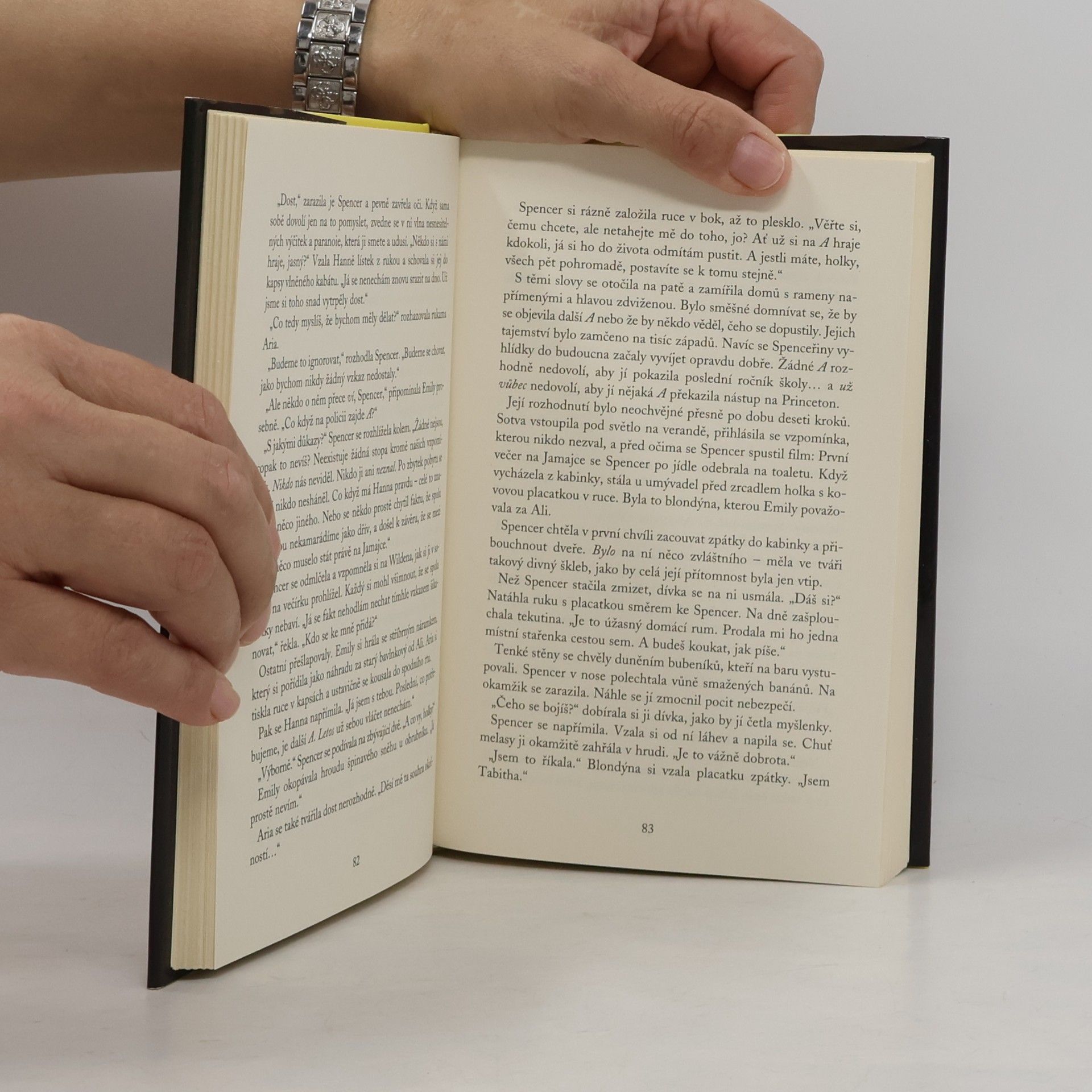 Sara Shepard Roztomilé malé lhářky: Zmatené