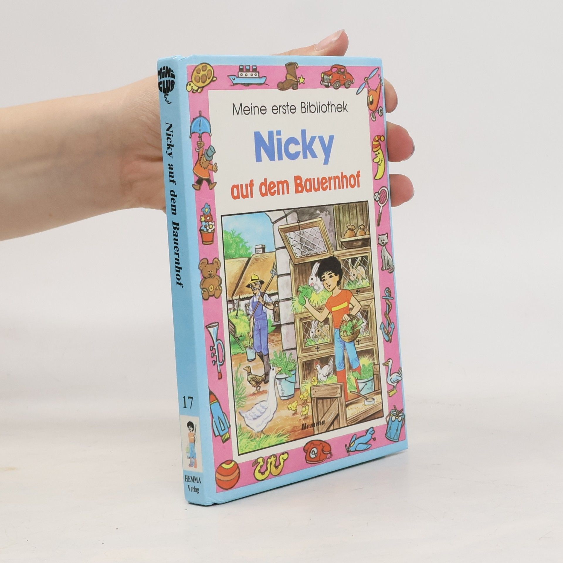 Nicky auf dem Bauernhof