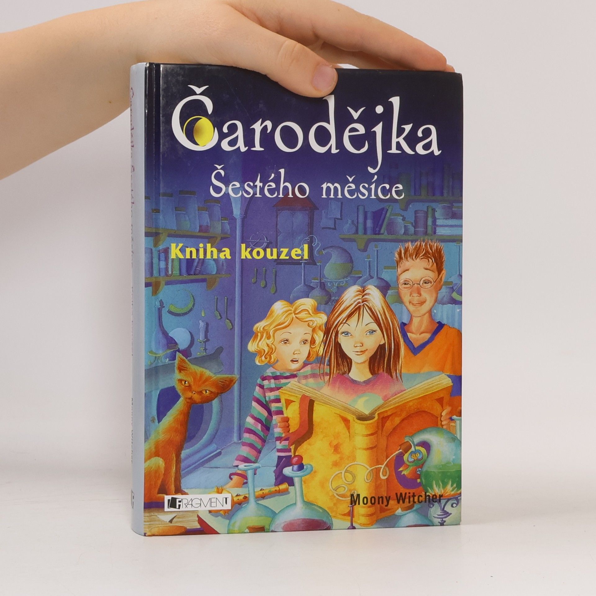 Moony Witcher Čarodějka Šestého měsíce. Kniha kouzel