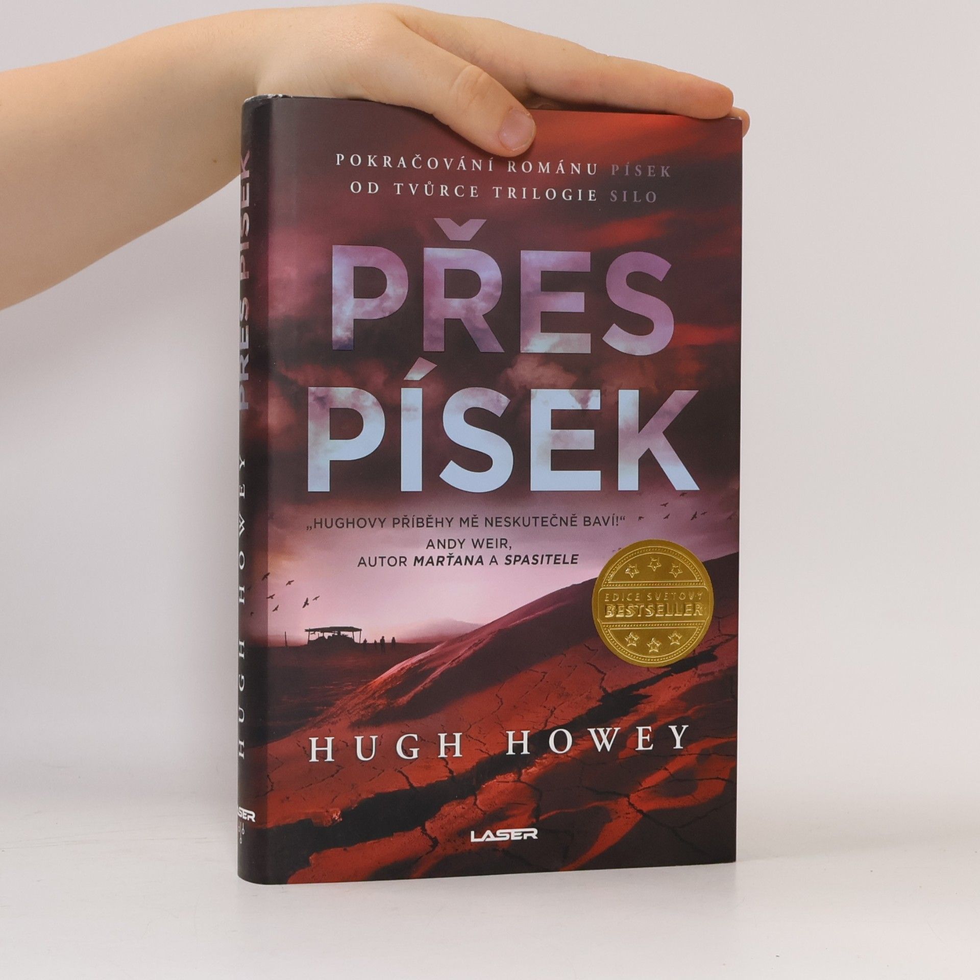 Hugh Howey Přes písek