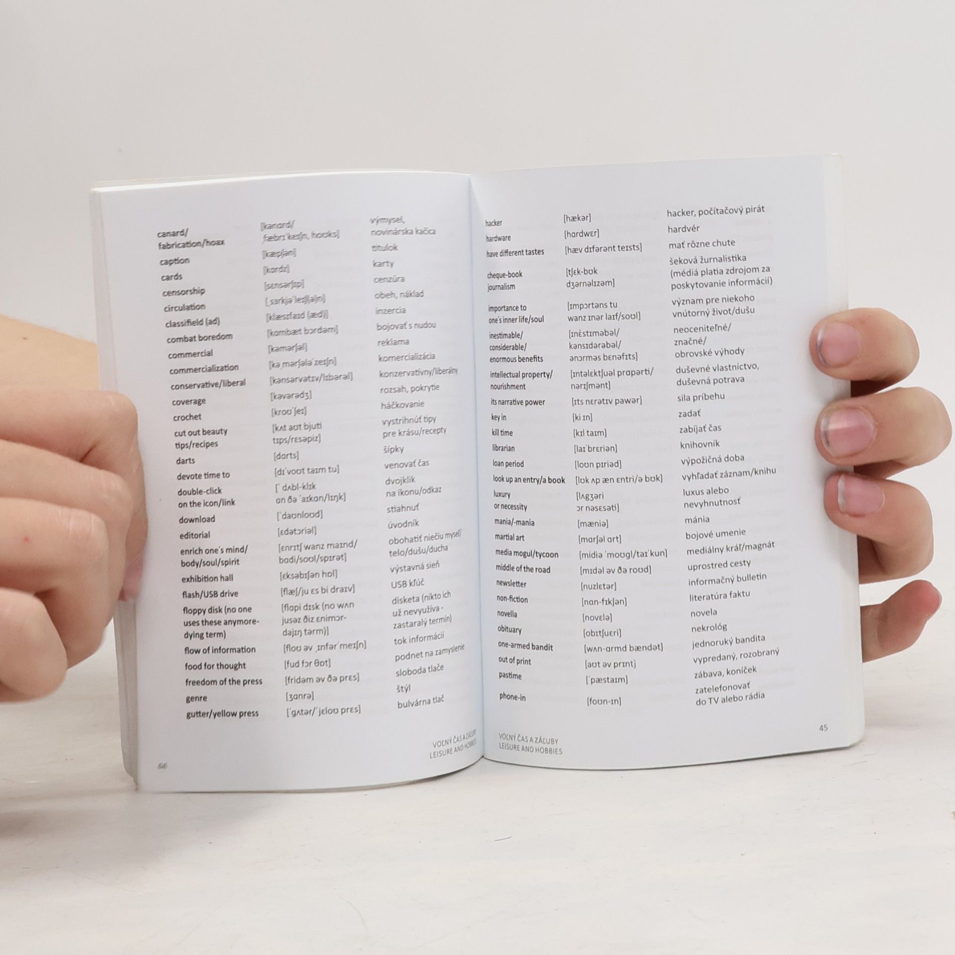 Autorenkollektiv Anglicko-slovenský školský slovník do vrecka