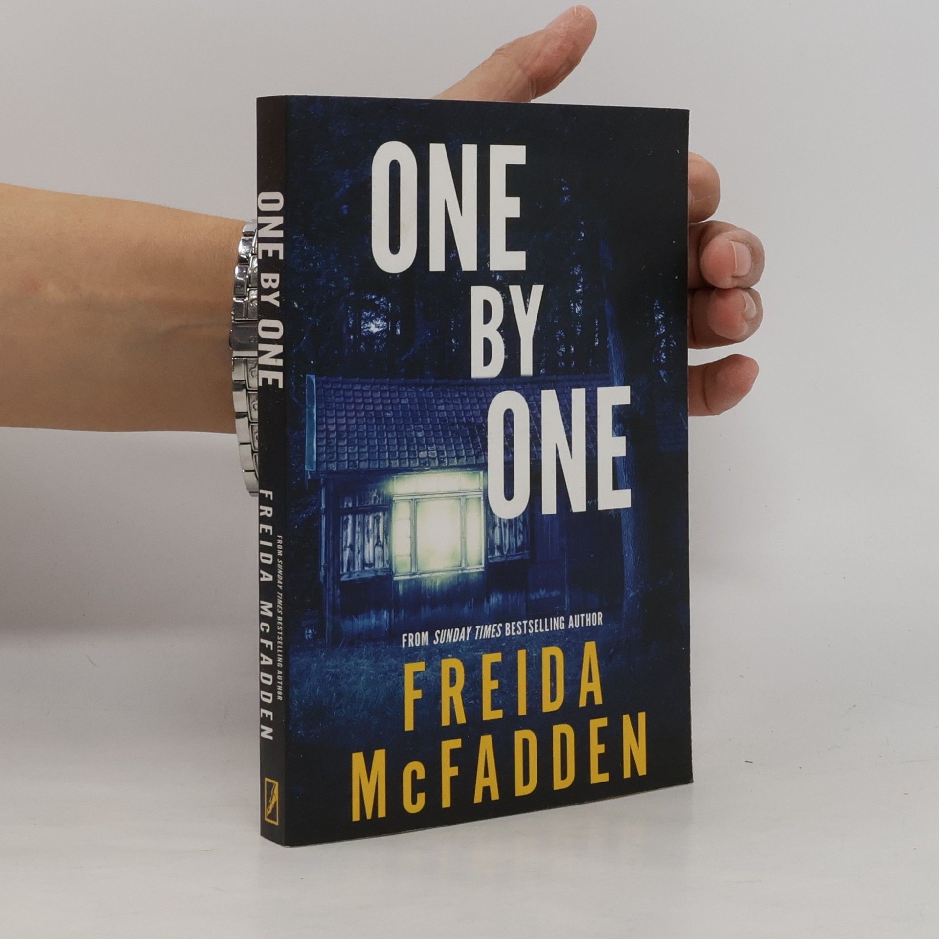 Freida McFadden One by one