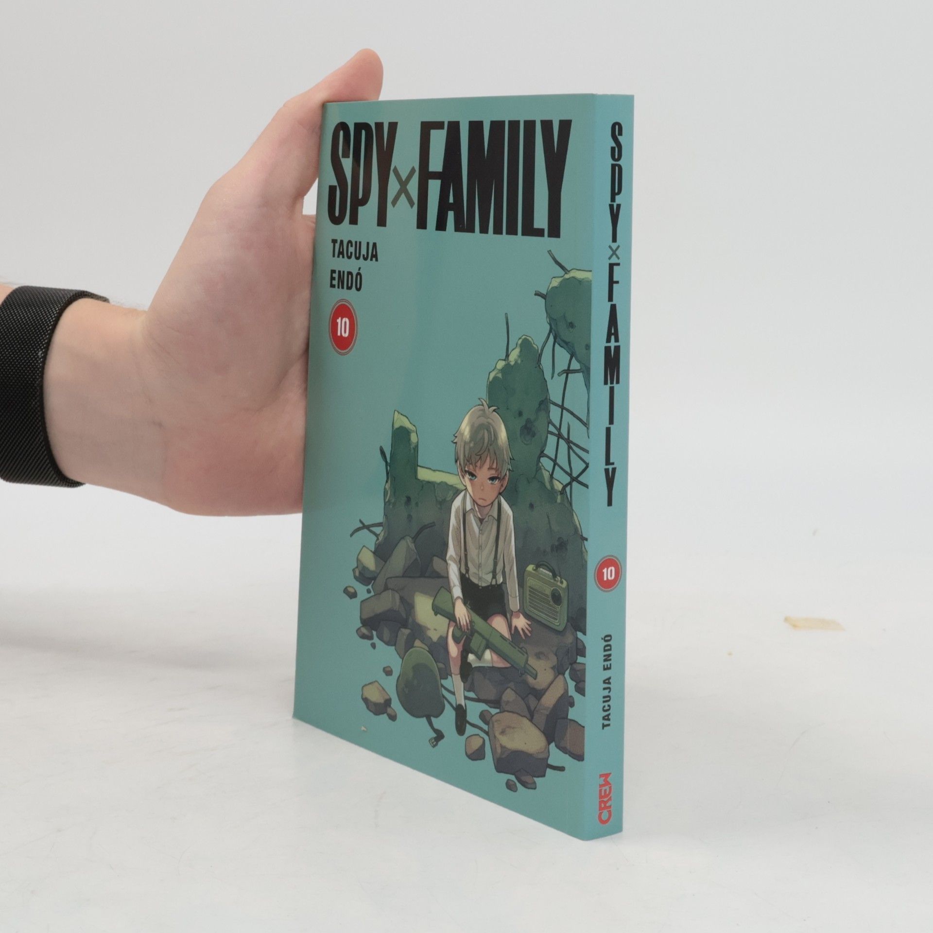 Tacuja Endó Spy x Family 10