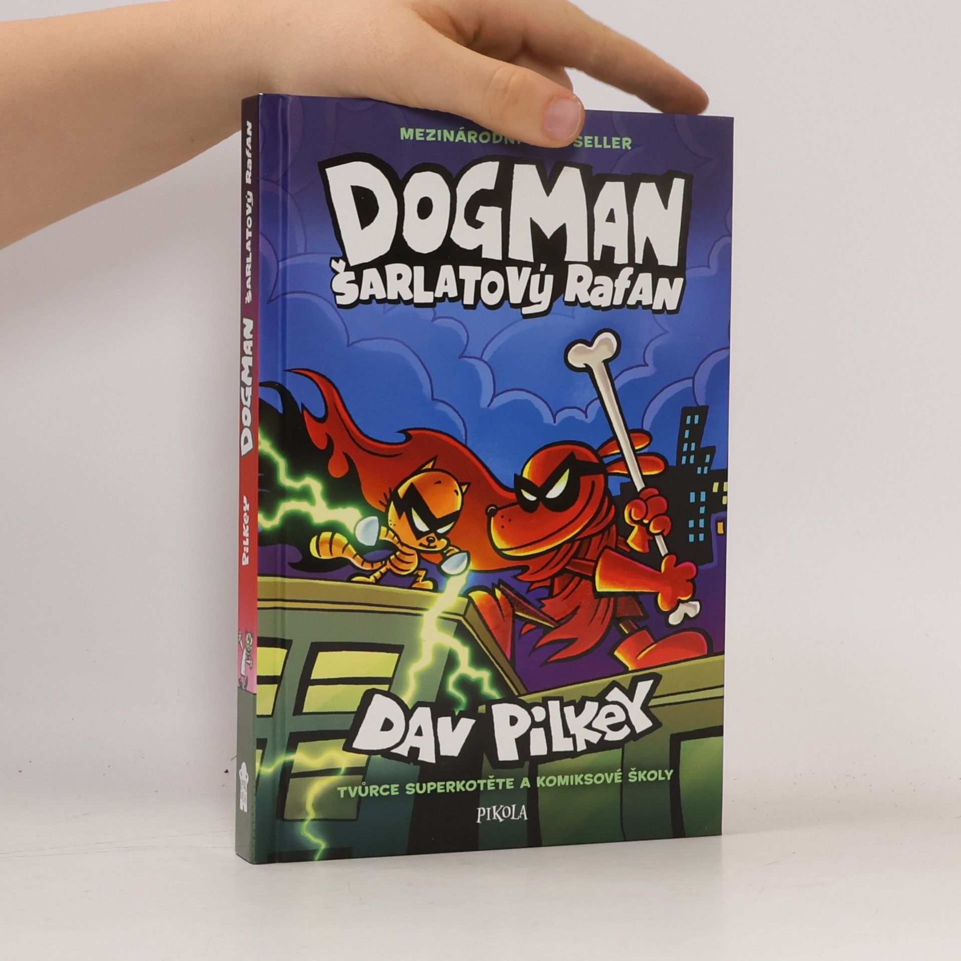 Dav Pilkey Dogman: Šarlatový rafan
