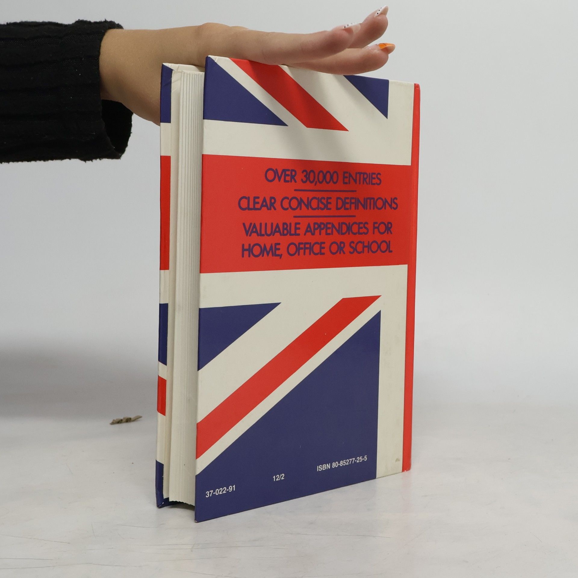 kolektiv ConciseFamily Dictionary - with over 30000 entries (A4, lam, 506 s.)