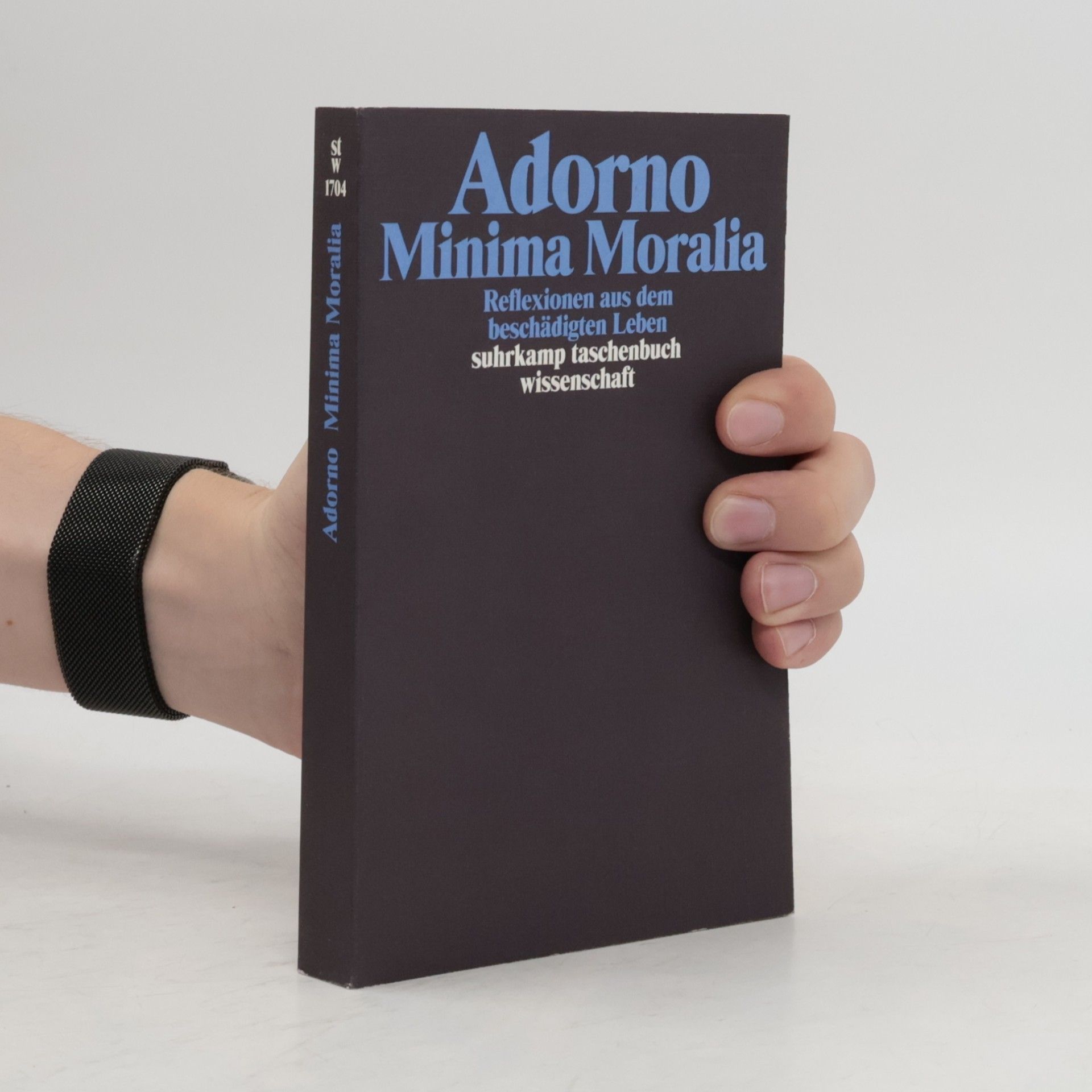 Theodor W. Adorno Minima Moralia
