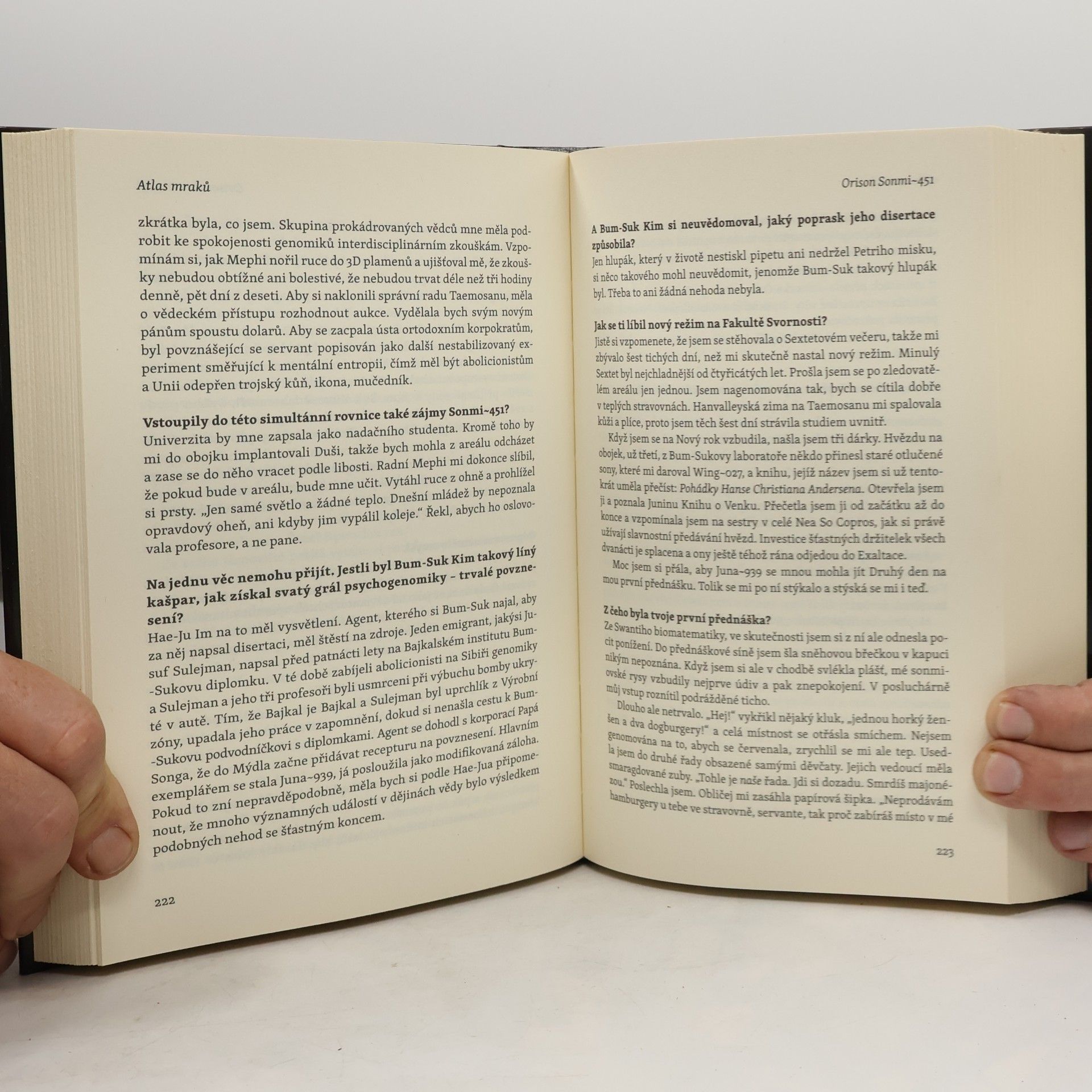 David Mitchell Atlas mraků