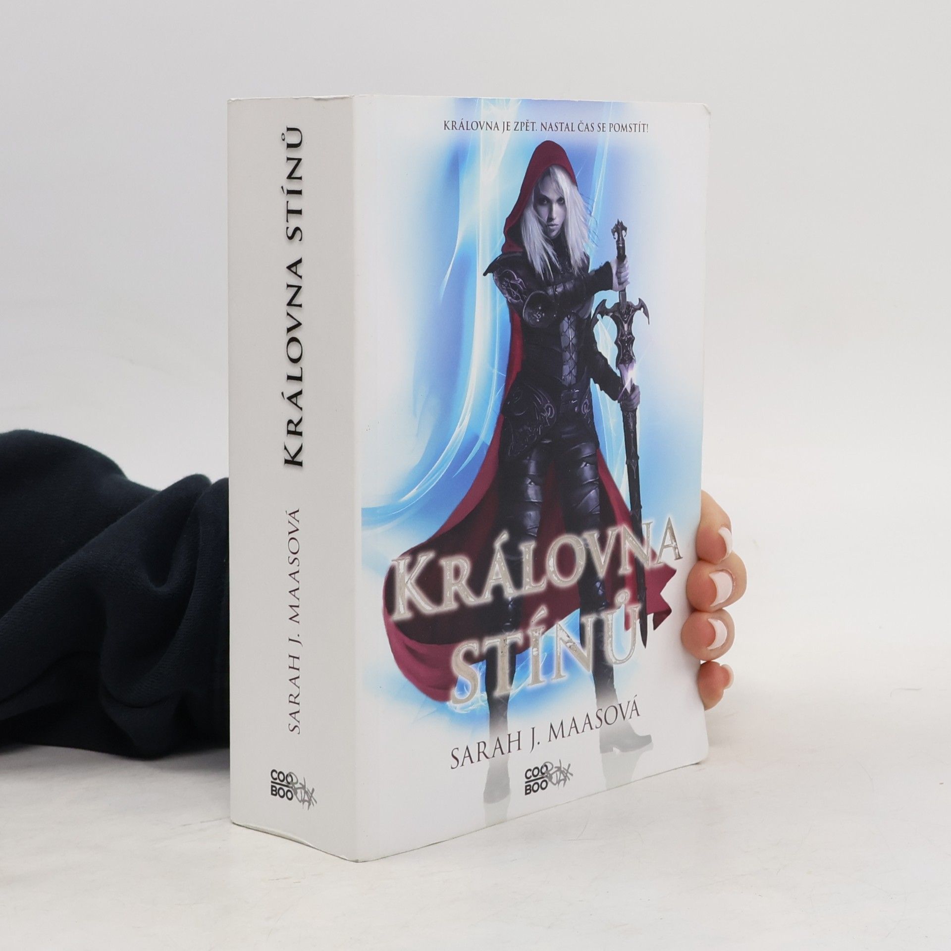 Sarah J. Maas Královna stínů