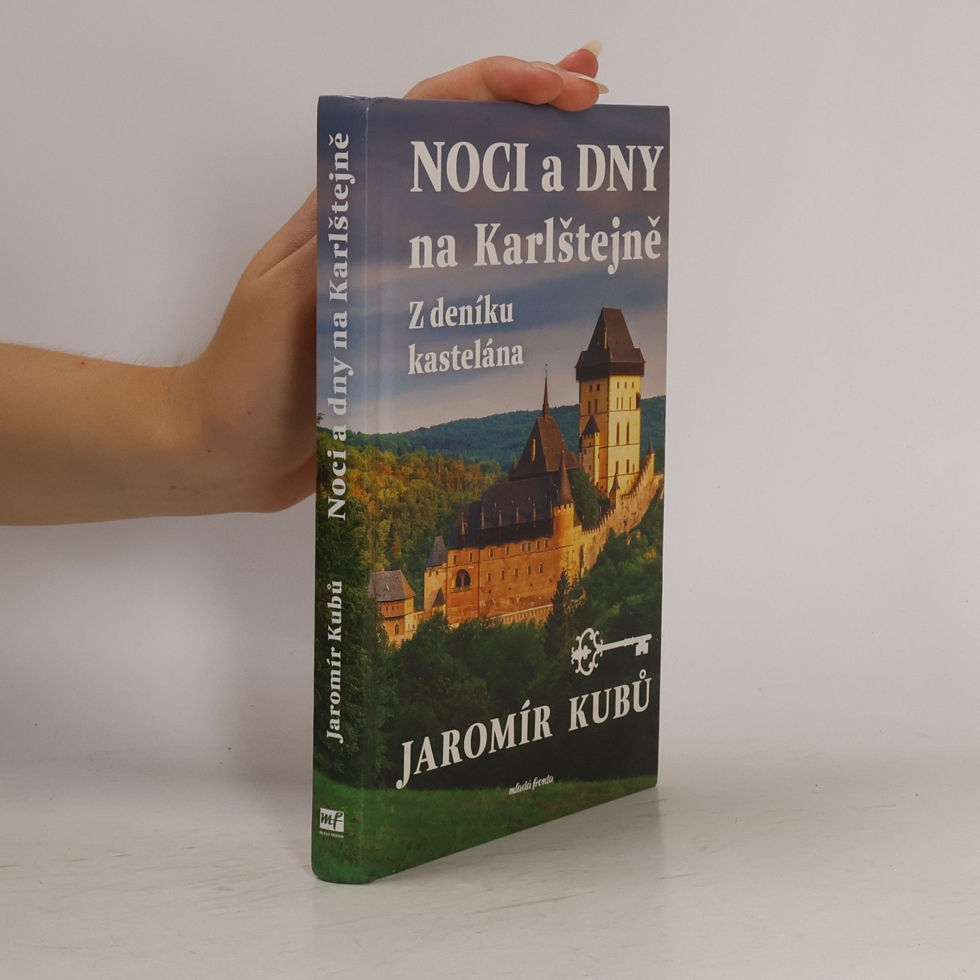 Noci a dny na Karlštejně : z deníku kastelána