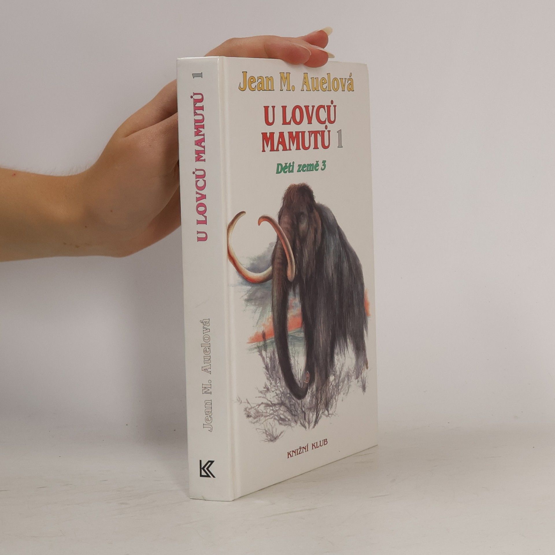 U lovců mamutů 1 : Děti země. 3