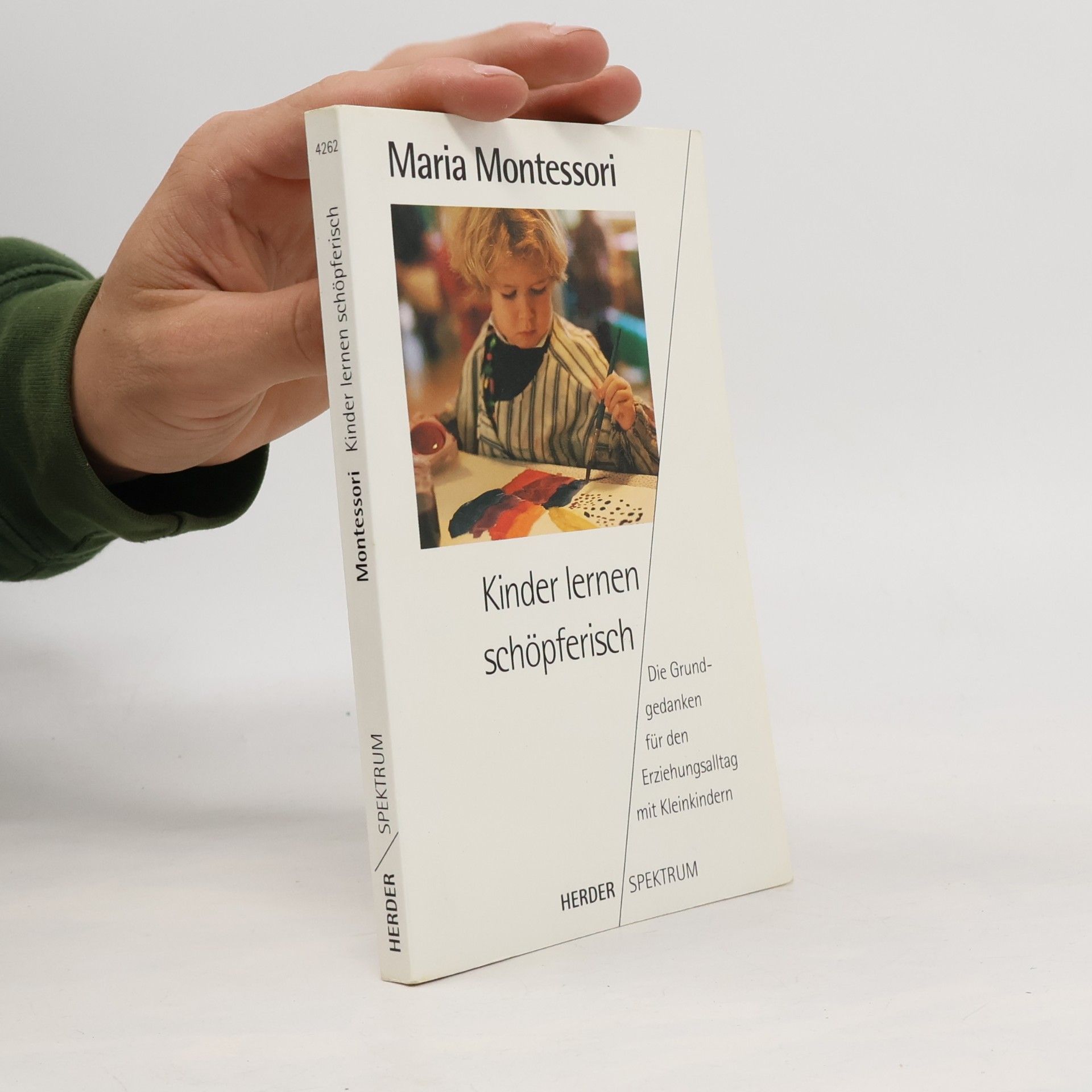 Maria Montessori Kinder lernen schöpferisch