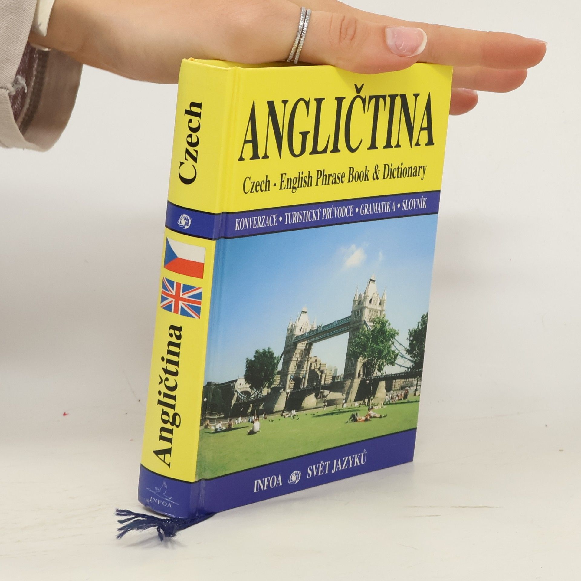 Martina Sobotíková Angličtina. Czech - English Phrase Book & Dictionary