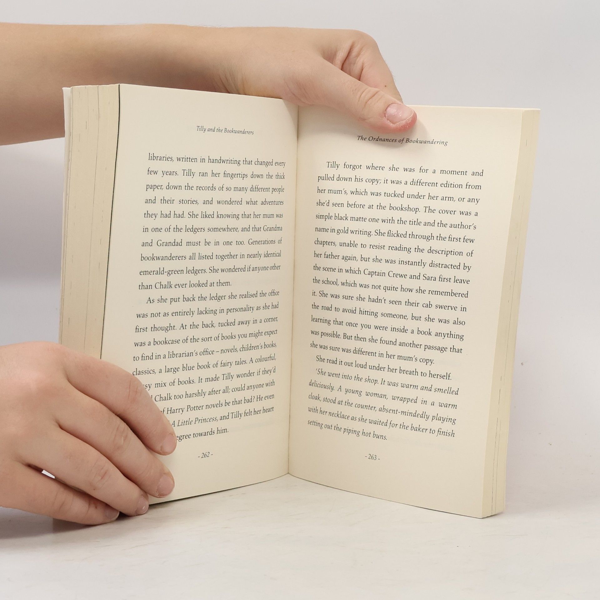 Anna Anna Lois James Pages & Co : Tilly and the bookwanderers