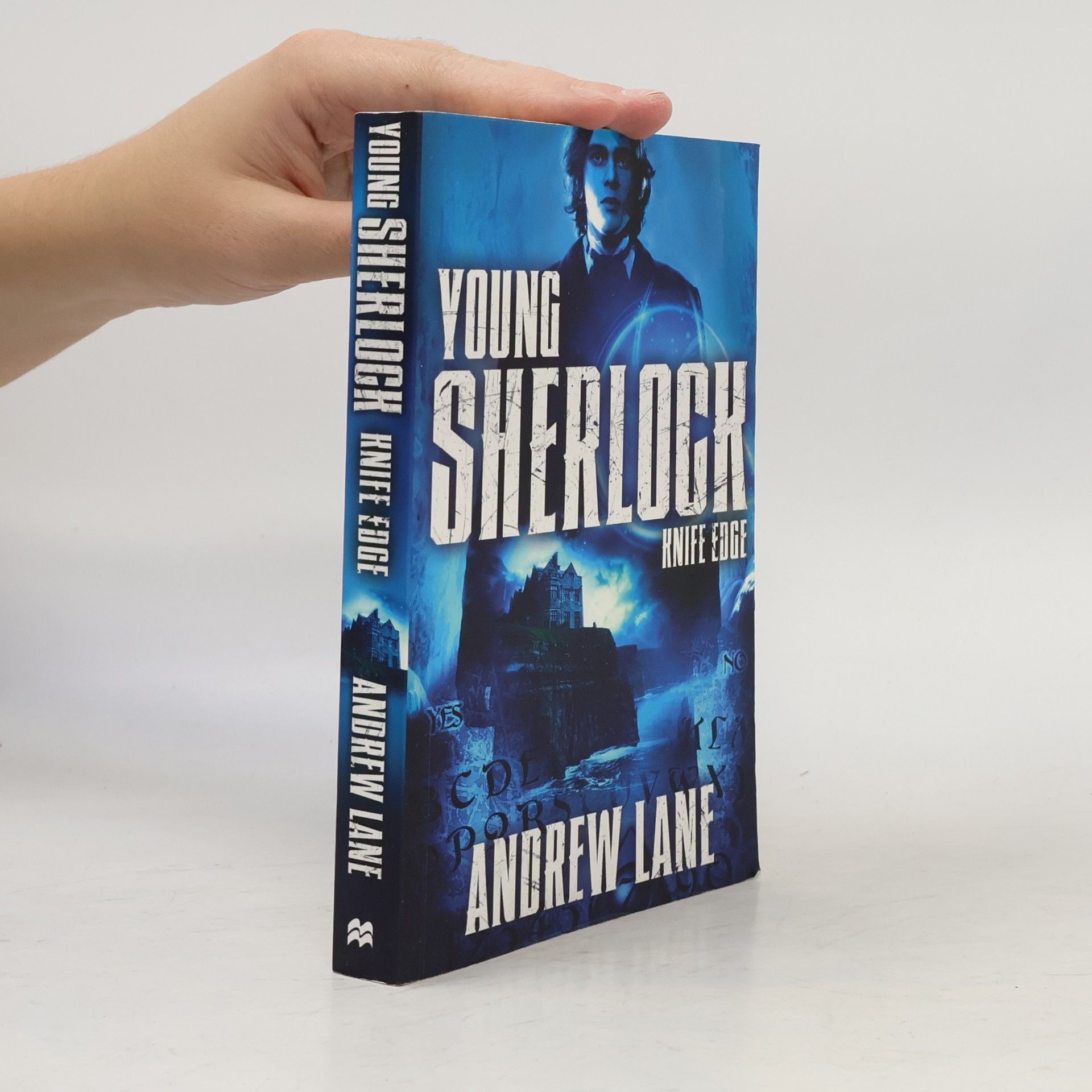Andrew Lane Young Sherlock Holmes - Knife Edge. Young Sherlock Holmes - Der Tod ruft seine Geister, englische Ausgabe