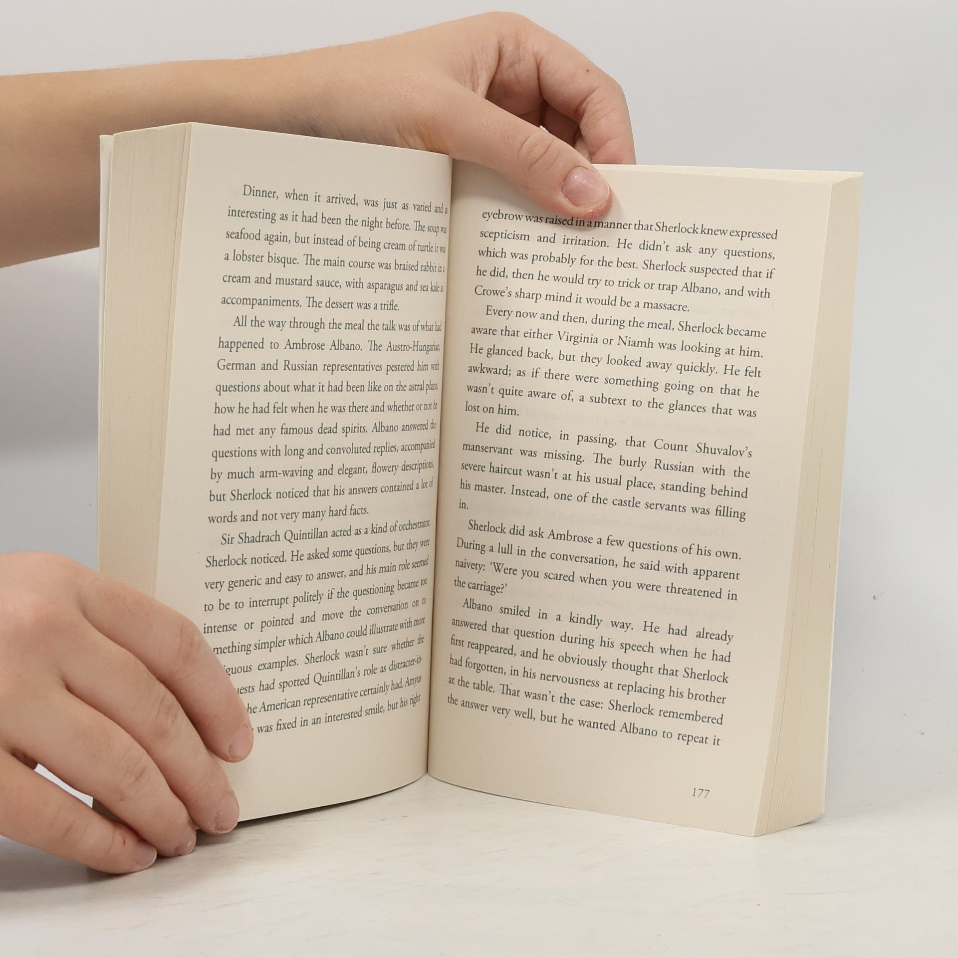 Andrew Lane Young Sherlock Holmes - Knife Edge. Young Sherlock Holmes - Der Tod ruft seine Geister, englische Ausgabe