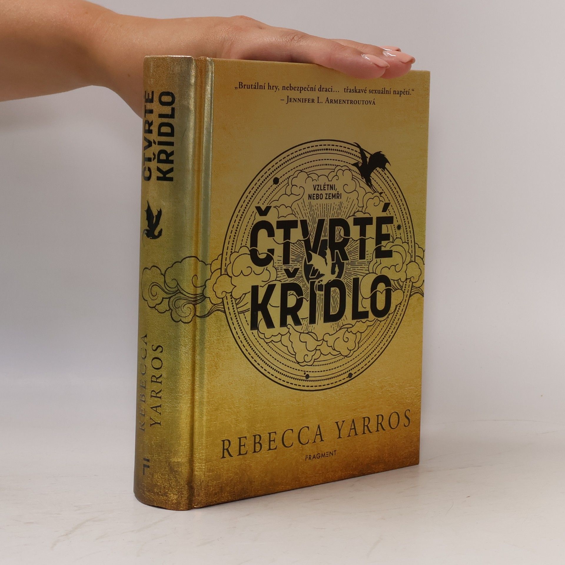 Rebecca Yarros Čtvrté křídlo