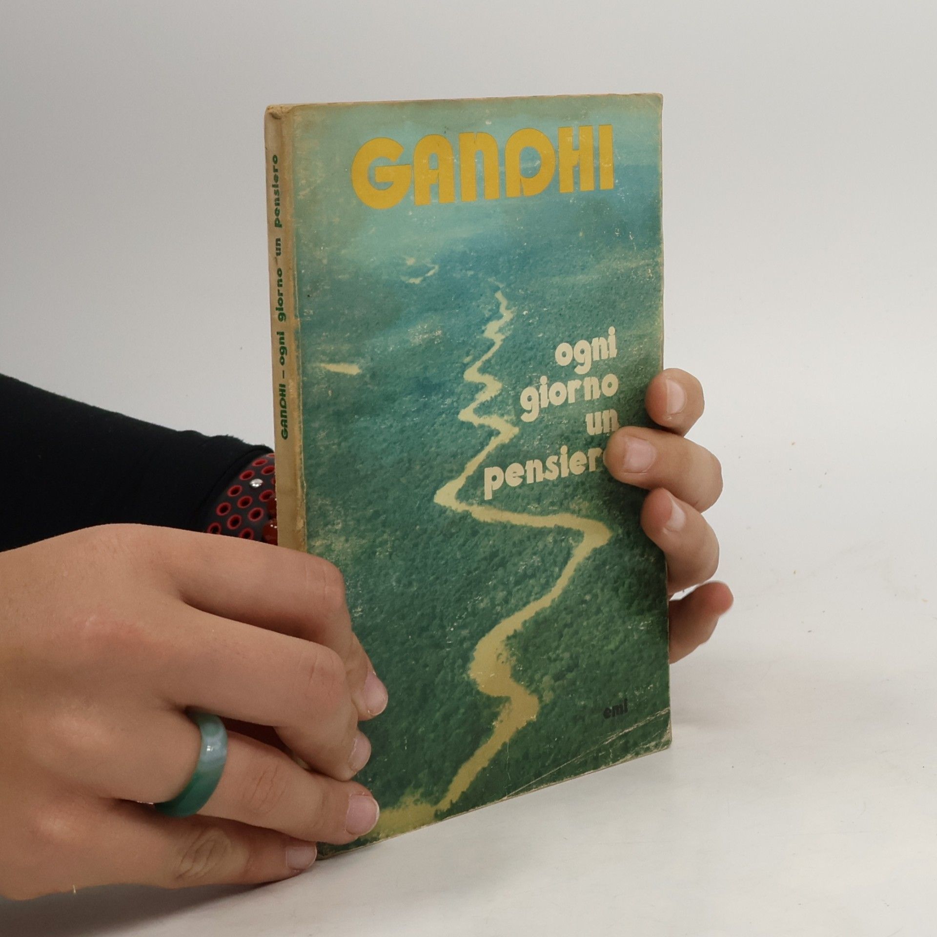 Autores varios Ogni giorno un pensiero