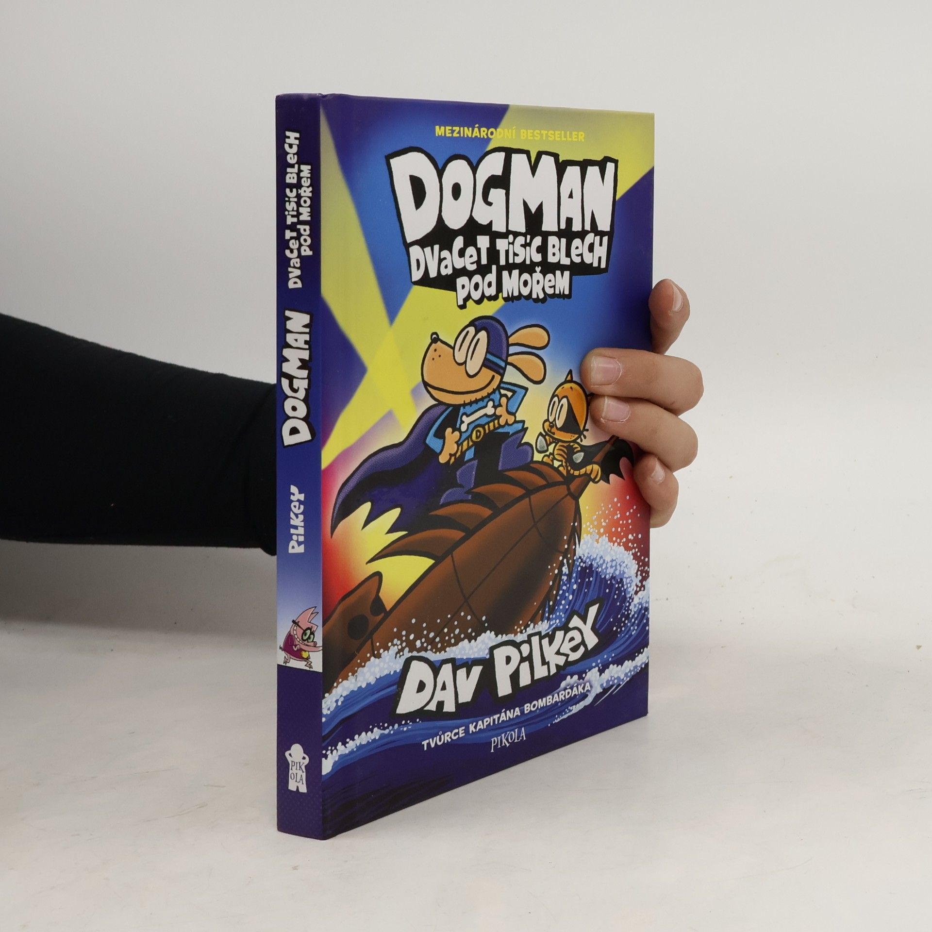 Dav Pilkey Dogman: dvacet tisíc blech pod mořem
