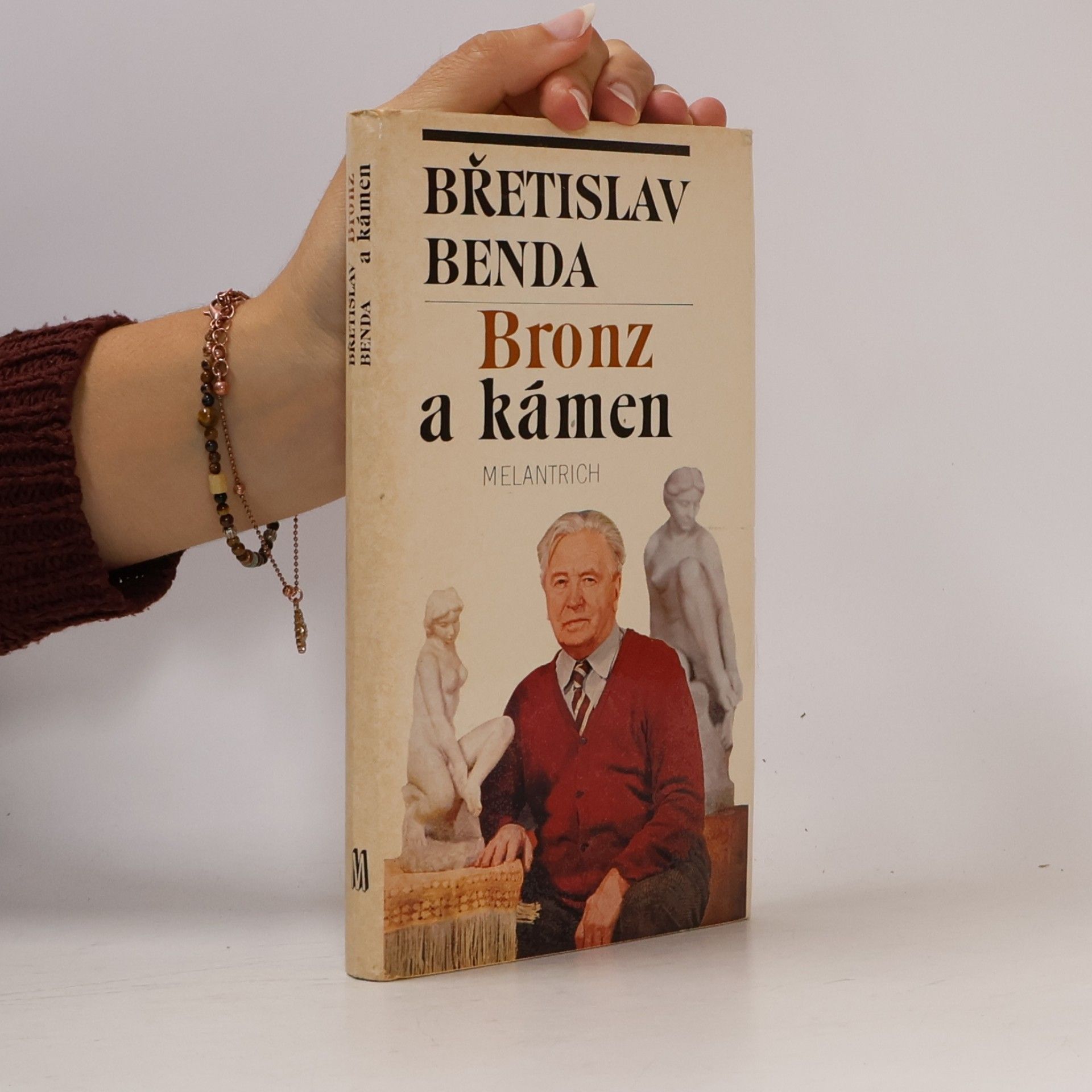 Bronz a kámen
