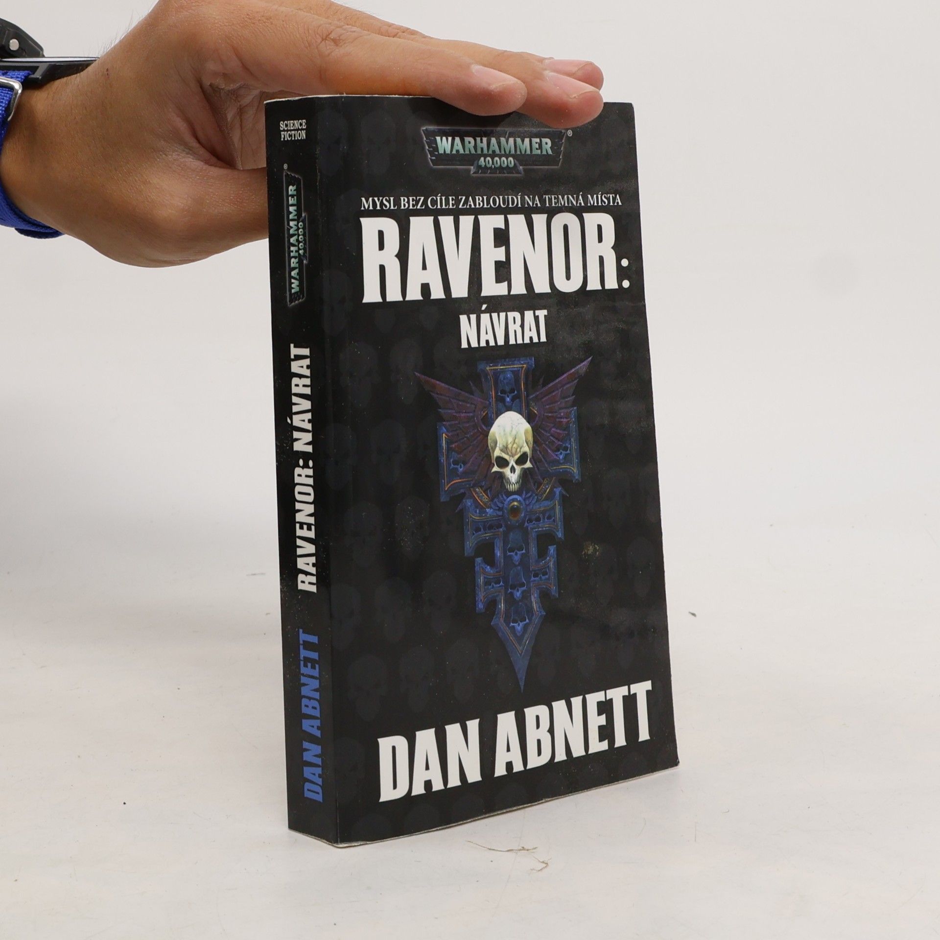 Dan Abnett Warhammer 40,000. Ravenor: Návrat