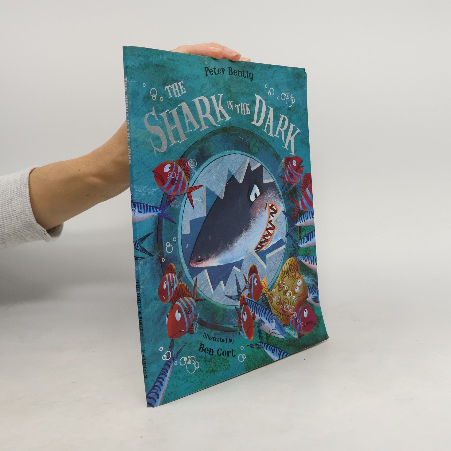Peter Bently The Shark in the Dark