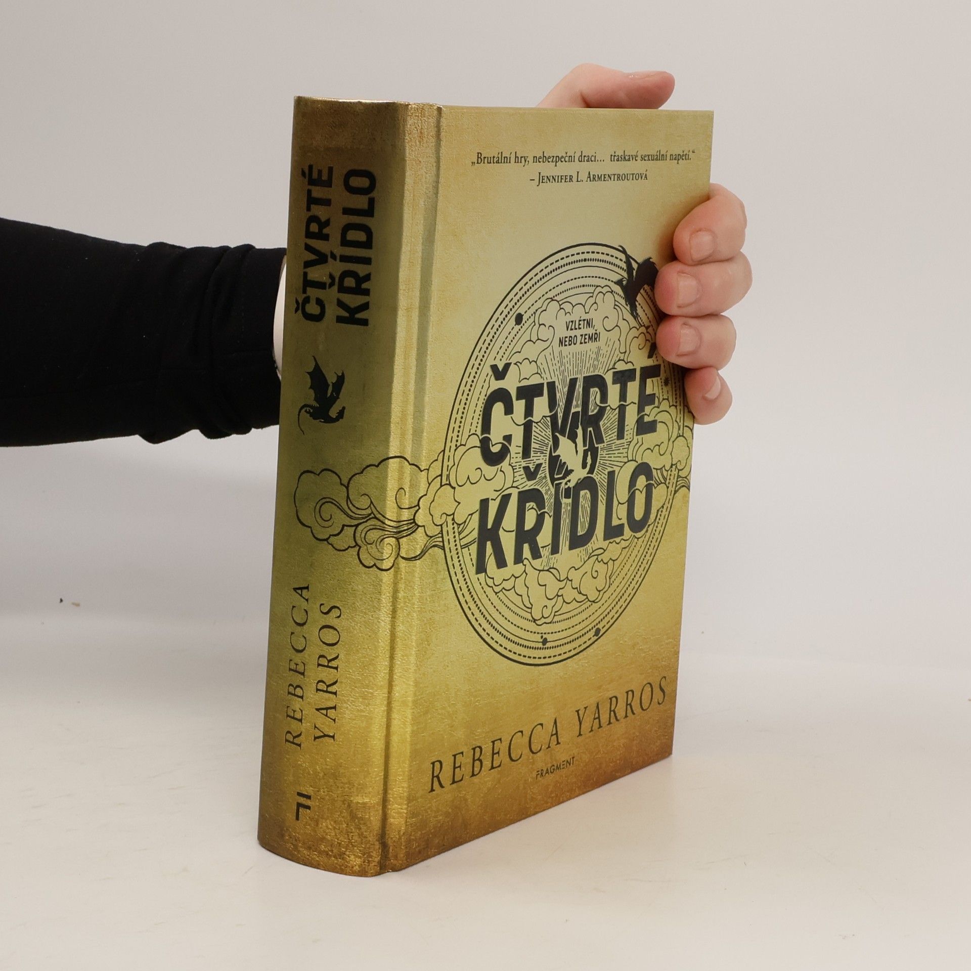 Rebecca Yarros Čtvrté křídlo