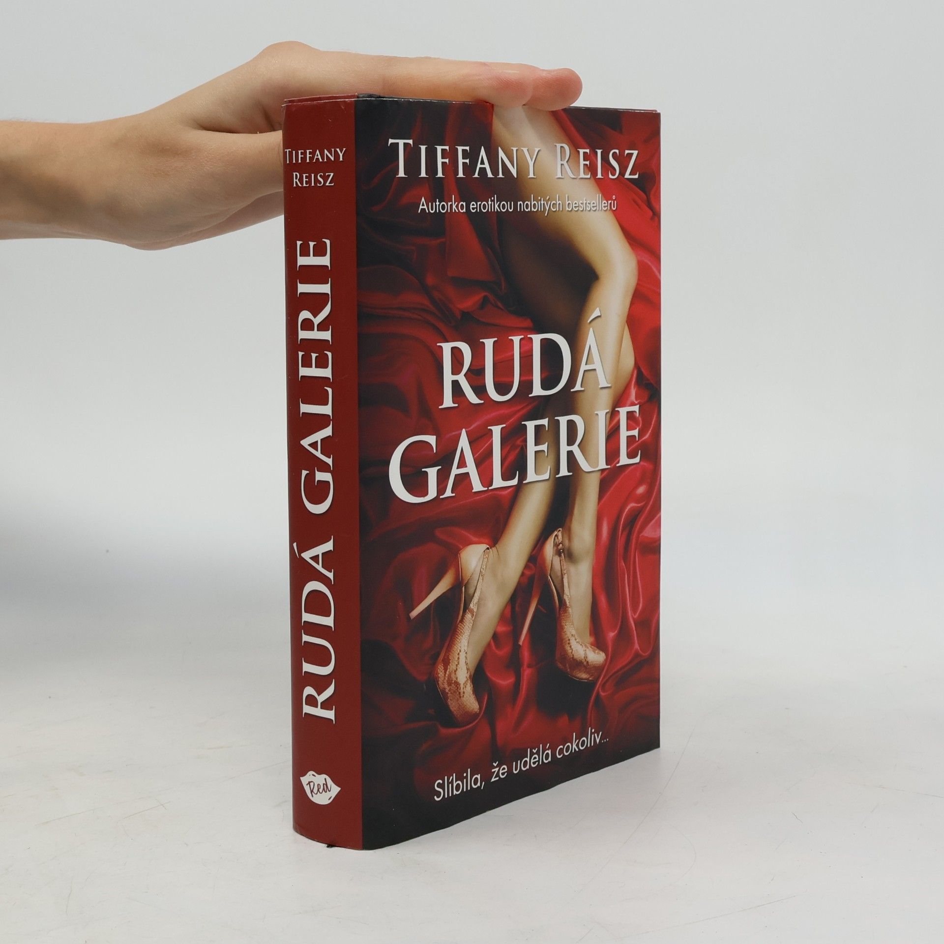 Tiffany Reisz Rudá galerie